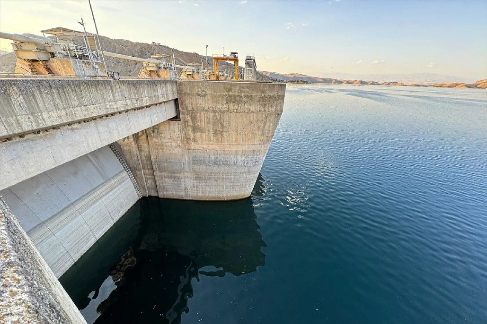 'Keban Barajı' 50 yıldır tarıma ve su ürünlerine katkı sunuyor