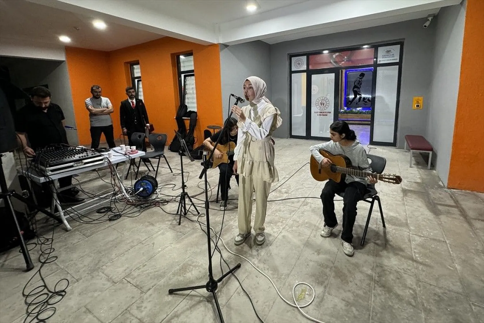 Akçakiraz Gençlik Merkezinde öğrenciler yeteneklerini sergiledi