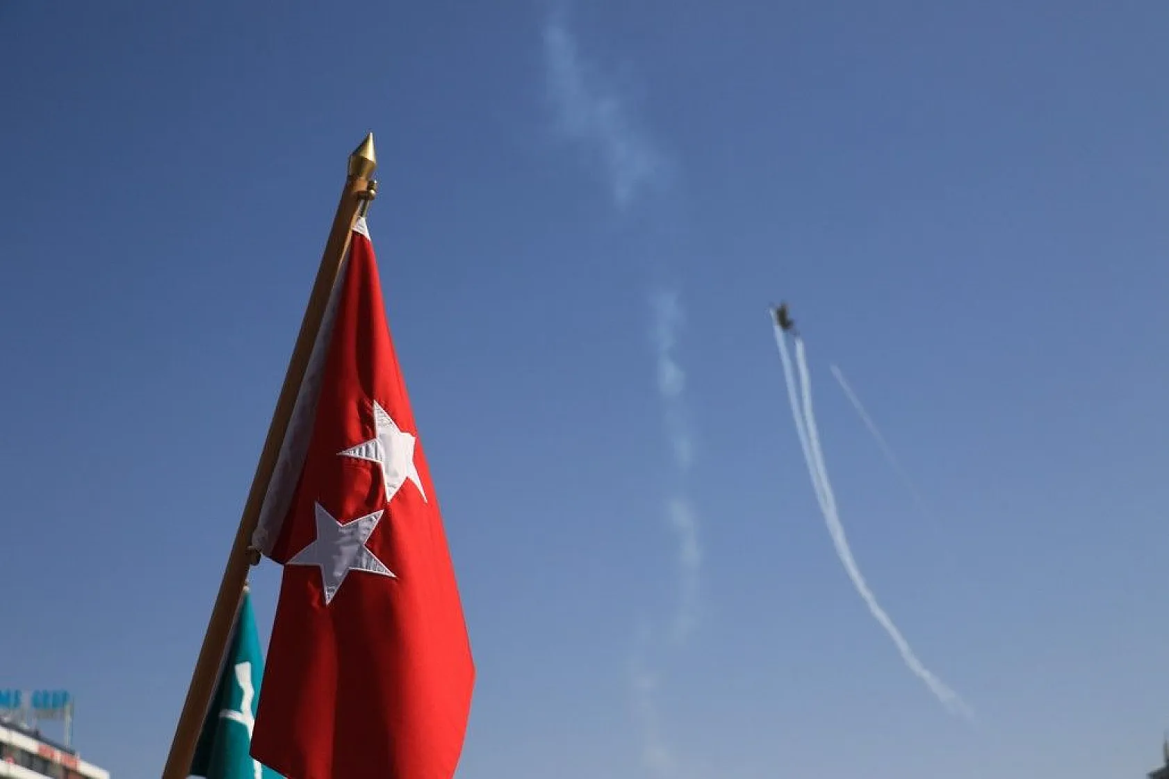 SOLOTÜRK Elazığ'ı selamladı