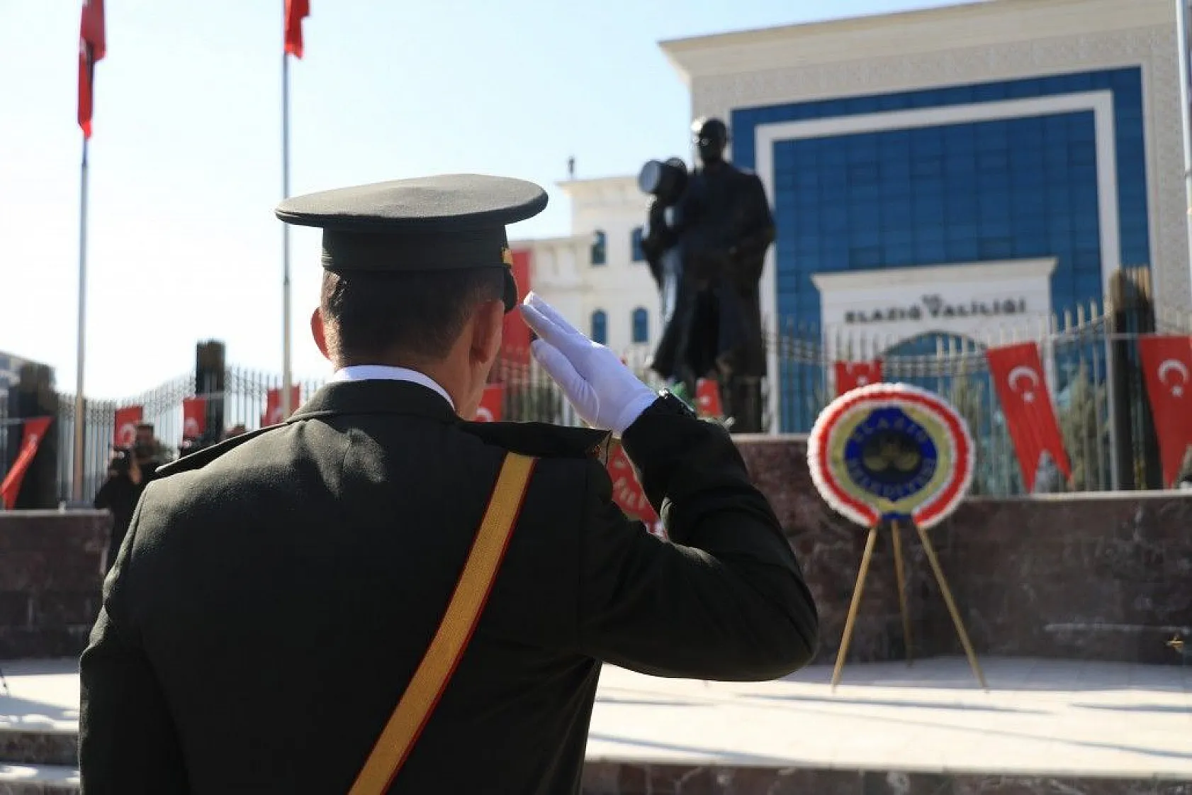 SOLOTÜRK Elazığ'ı selamladı