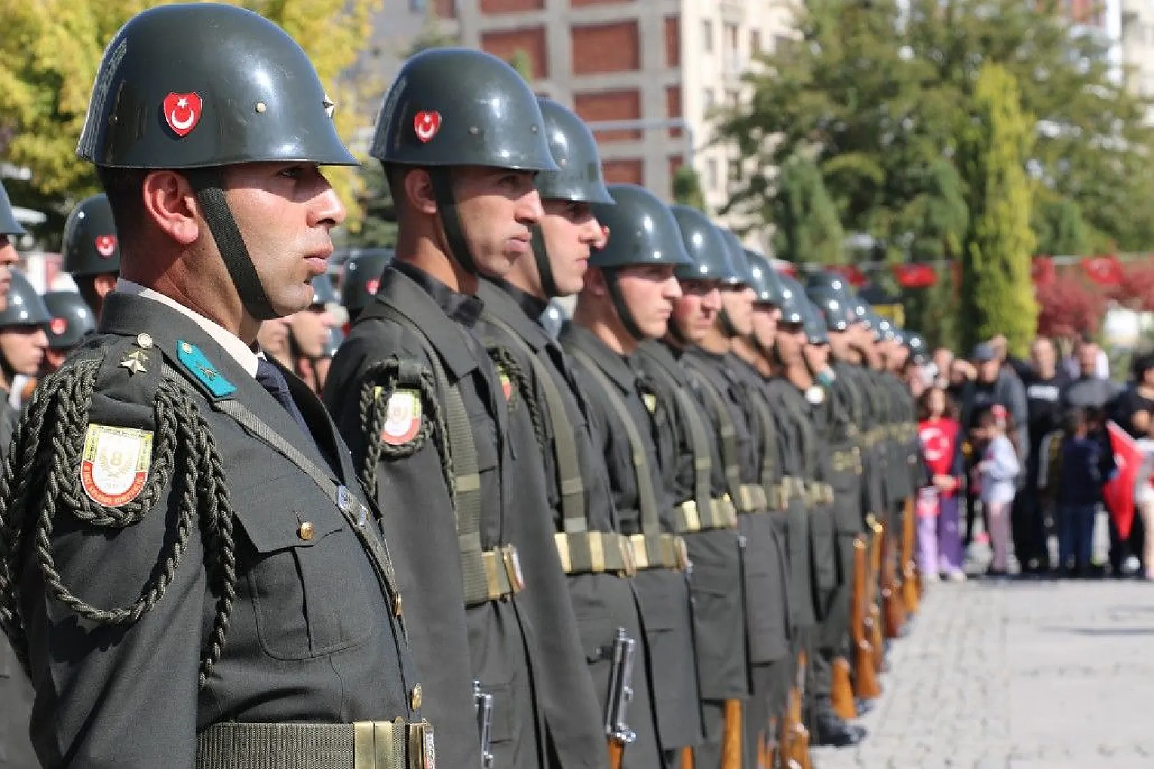 SOLOTÜRK Elazığ'ı selamladı