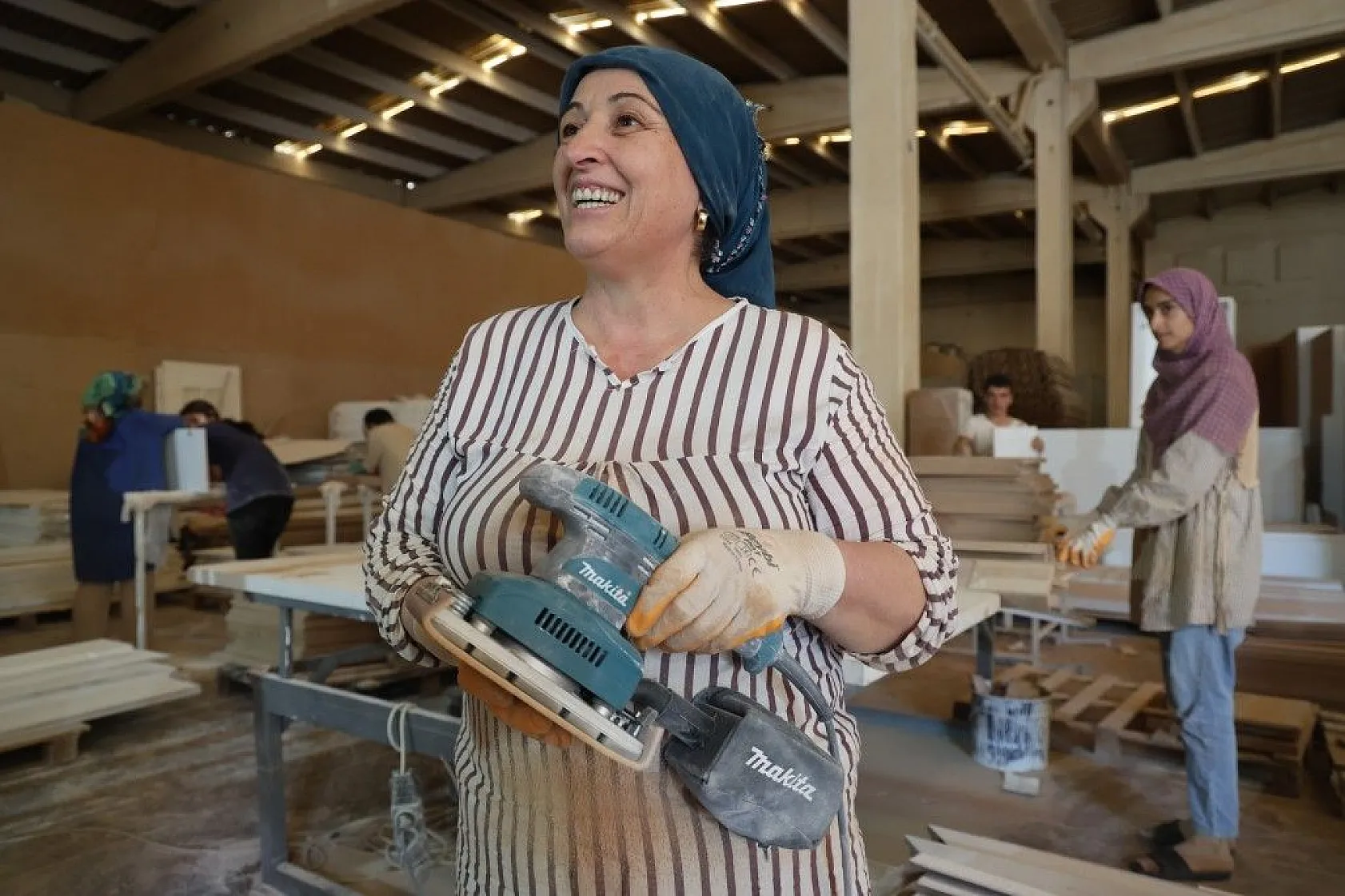 Kadın ustalar erkeklere taş çıkarıyor