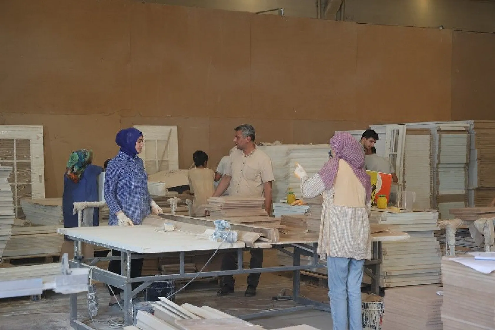 Kadın ustalar erkeklere taş çıkarıyor