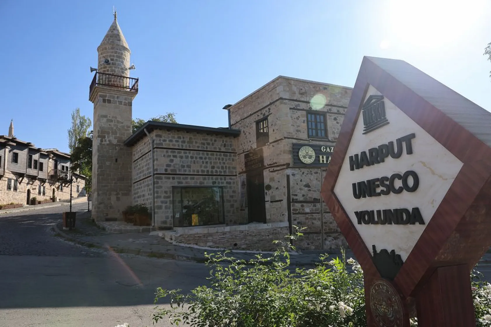 4 büyük deprem gören tarihi mahalle dimdik ayakta