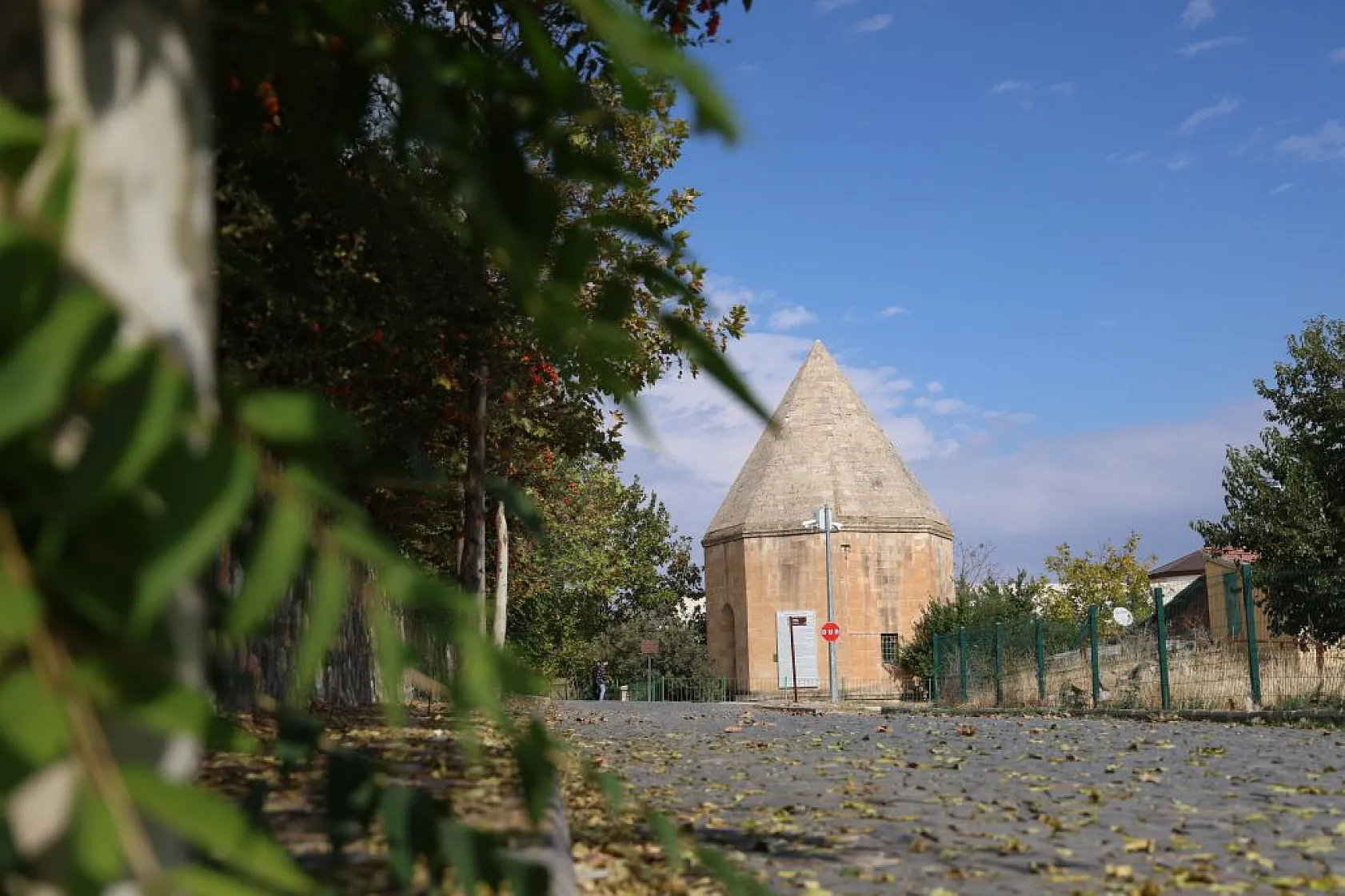 4 büyük deprem gören tarihi mahalle dimdik ayakta