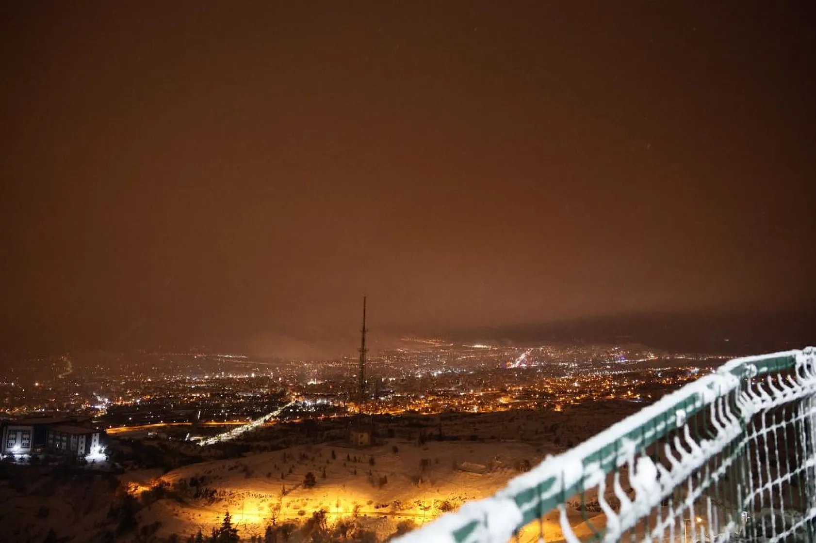 Harput'ta kar ve sis büyüledi