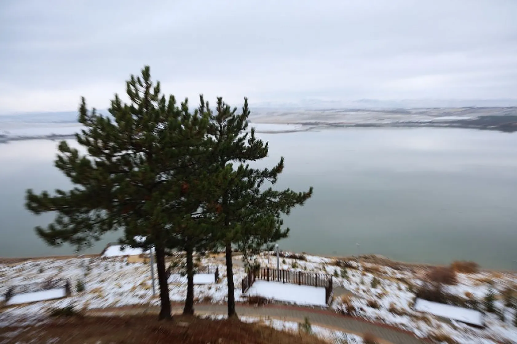 Kar yağdı, Cip Gölü kartpostala döndü