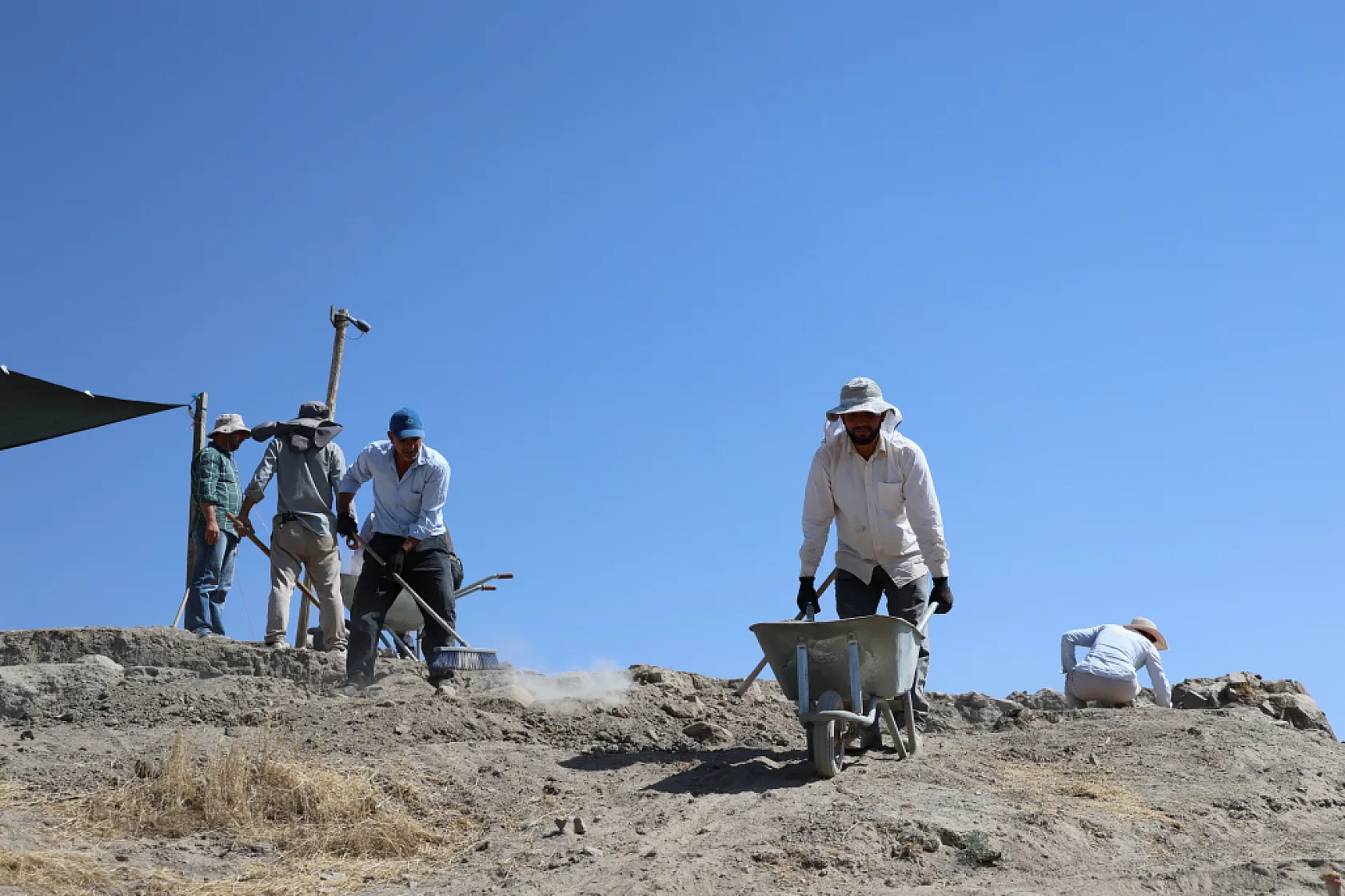 Elazığ'da 6 bin yıllık seramikler ortaya çıkarıldı