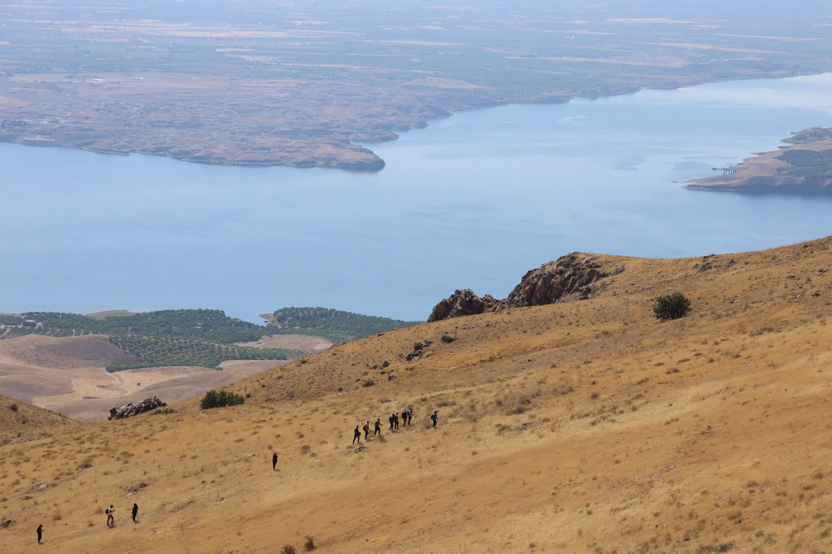 Elazığ'da bin yıllık manastıra zorlu yolculuk