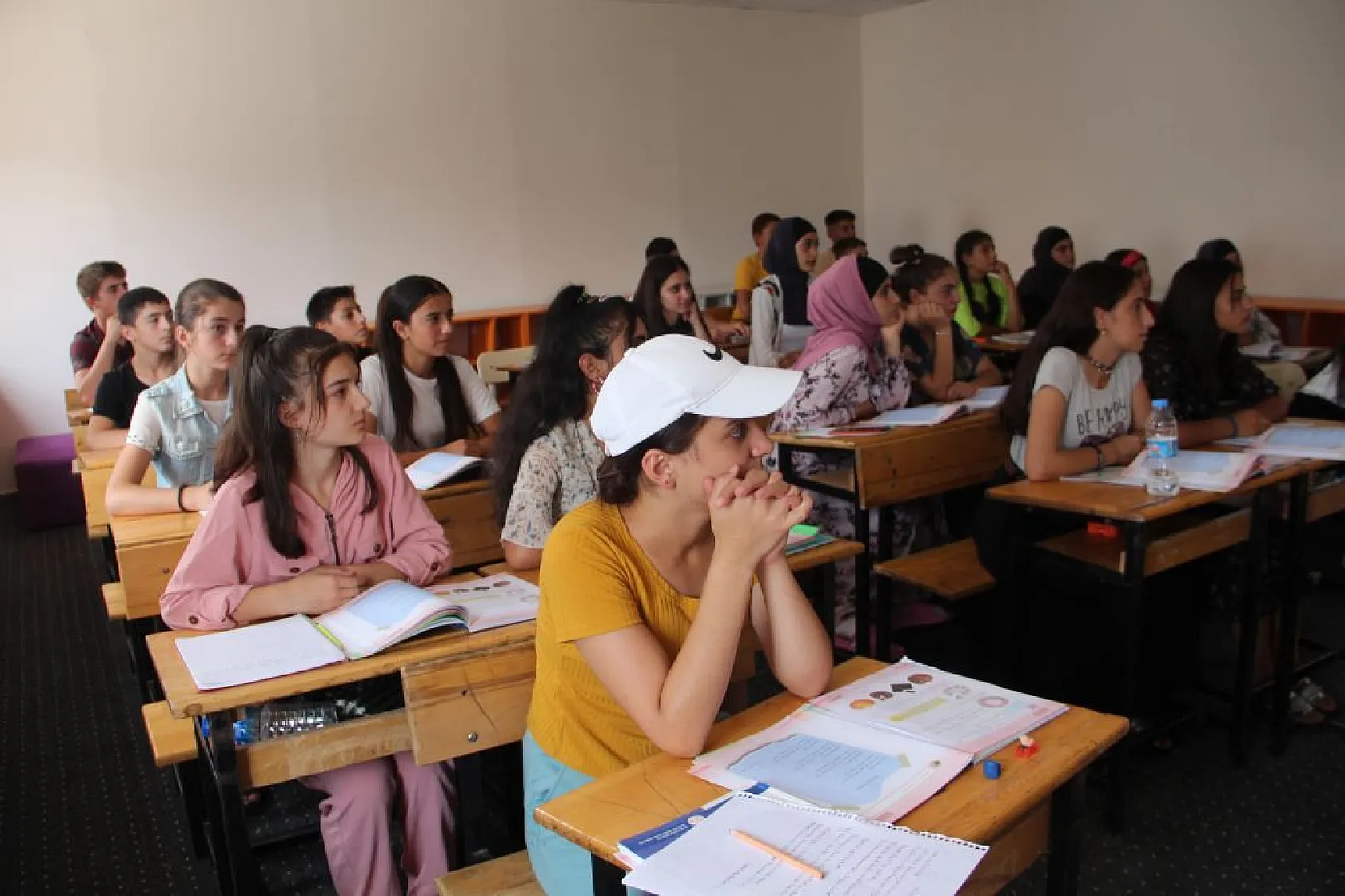 Ahıska Türkleri Türkçe öğreniyor