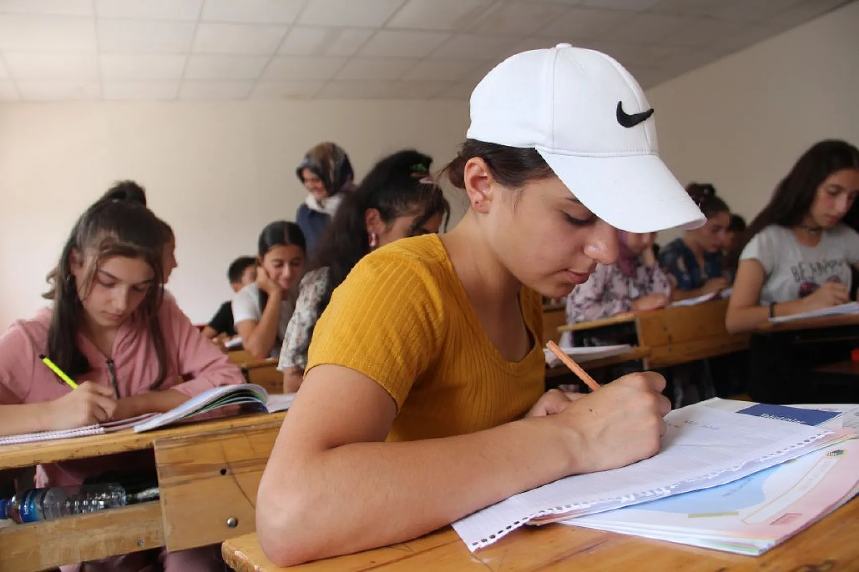 Ahıska Türkleri Türkçe öğreniyor