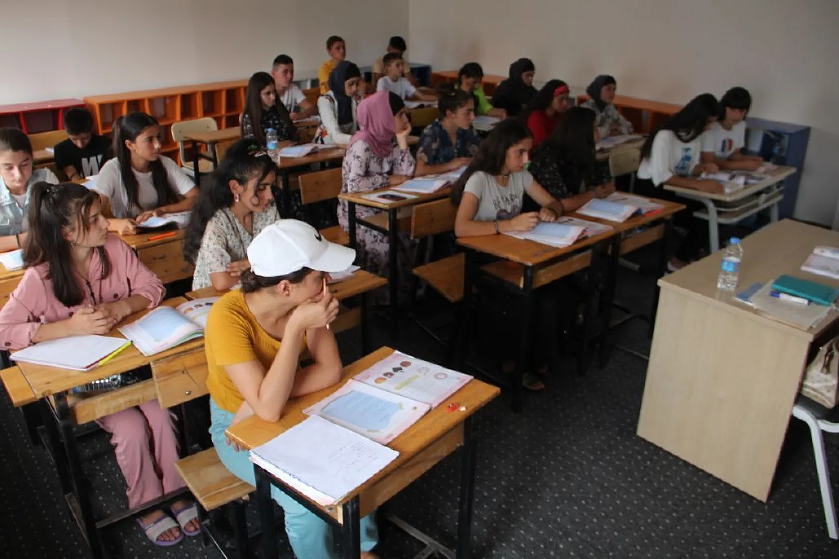 Ahıska Türkleri Türkçe öğreniyor