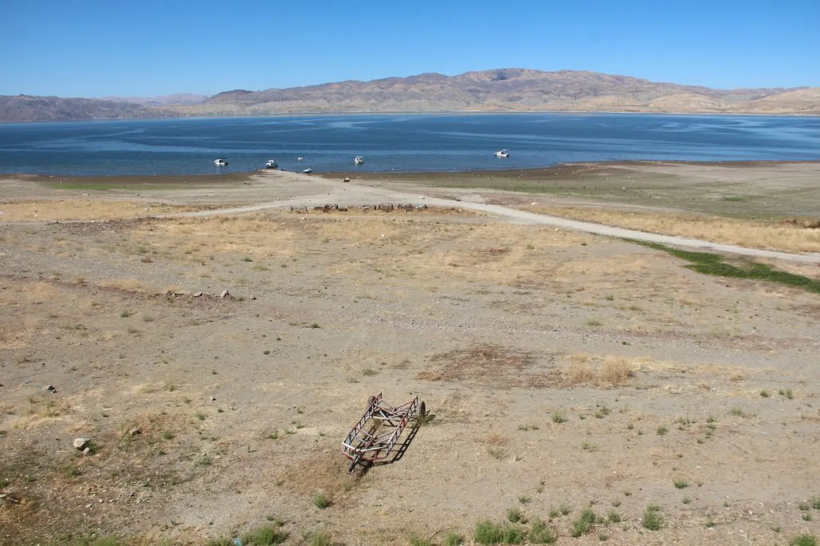 Aşağı İçme köyü şimdi kuraklıkla boğuşuyor