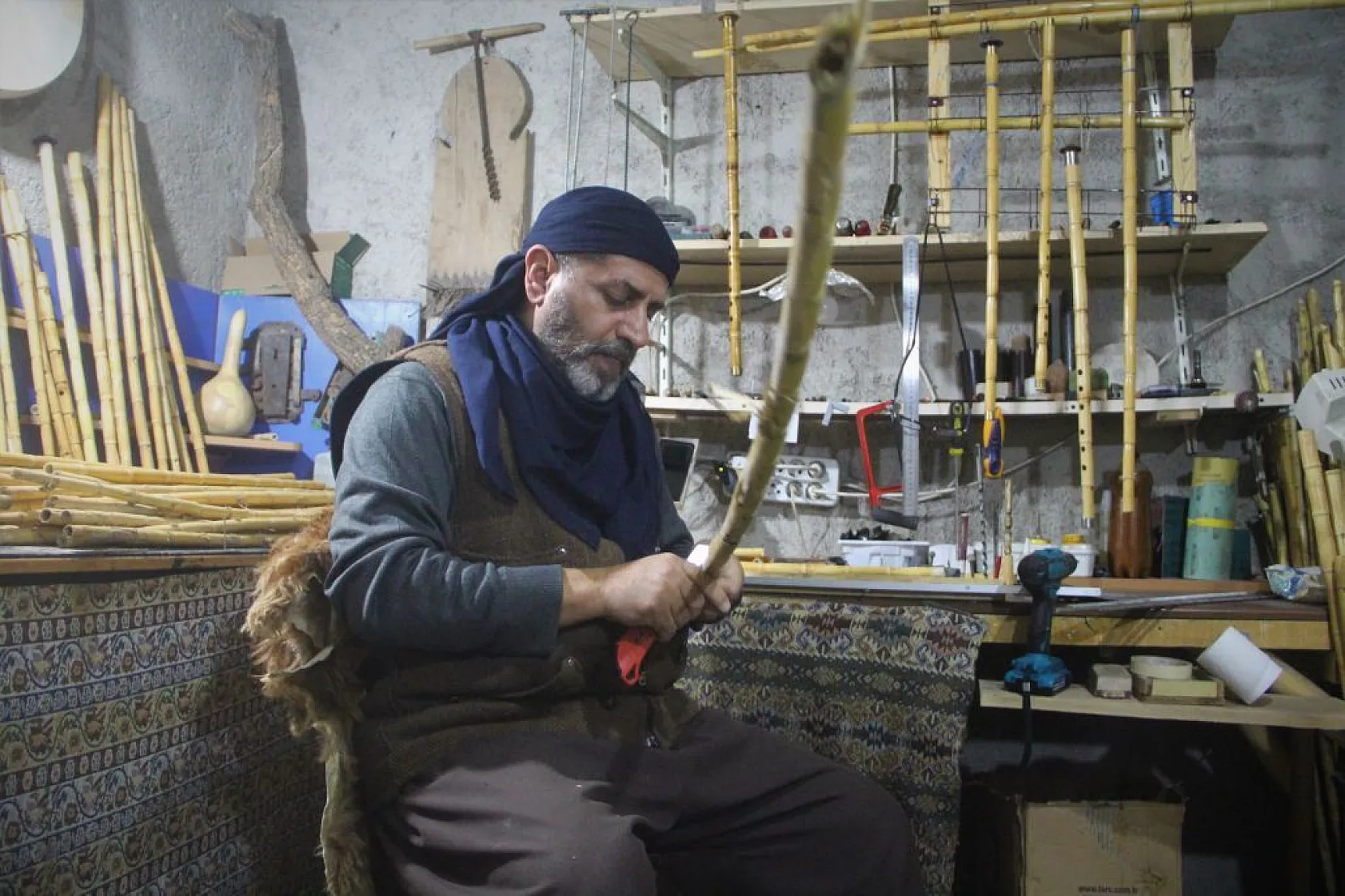 Kamışları 'ilahi aşkın sesi'ne dönüştürüyor