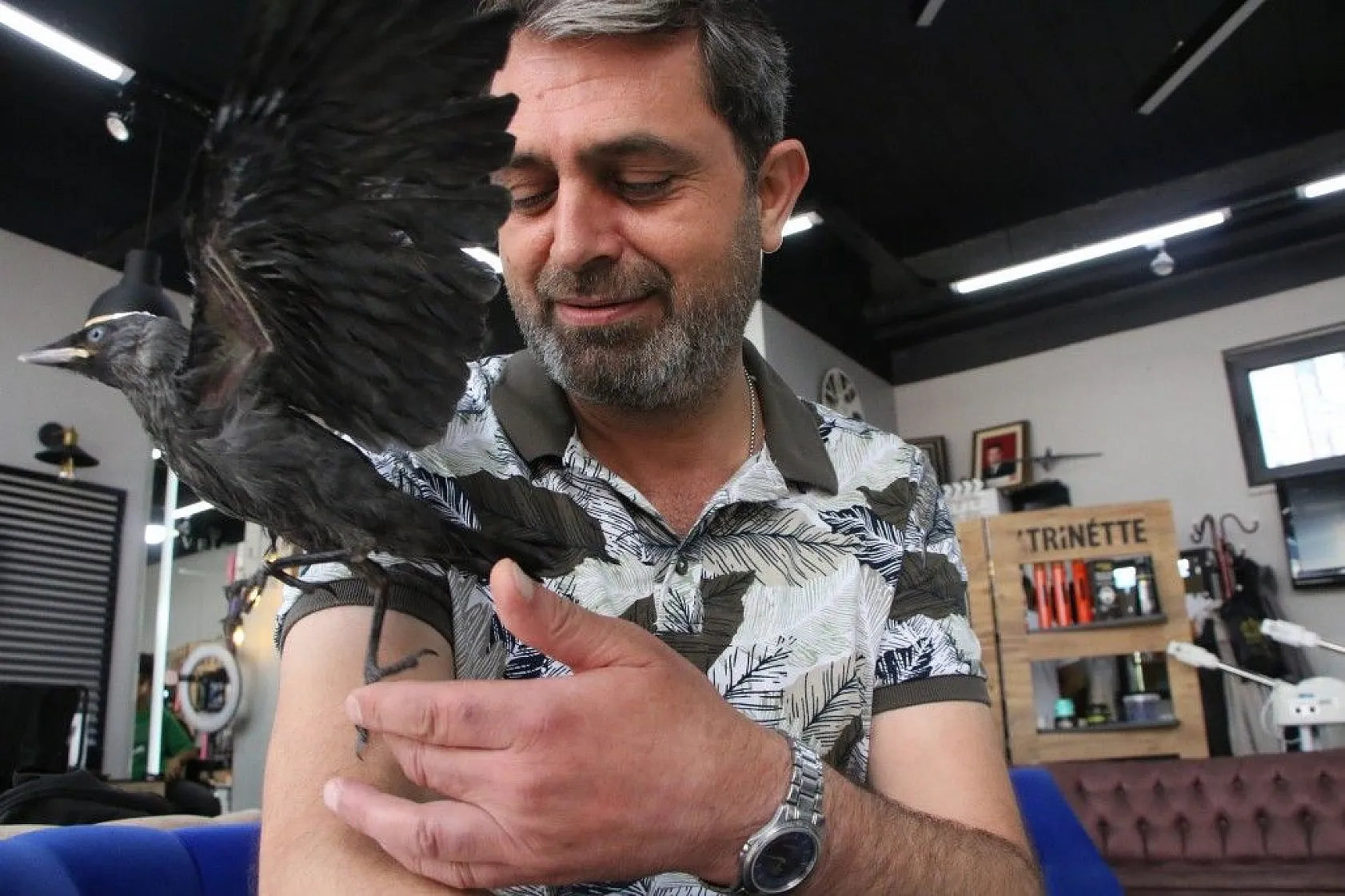 'Maviş' ile kuaförün dostluğu