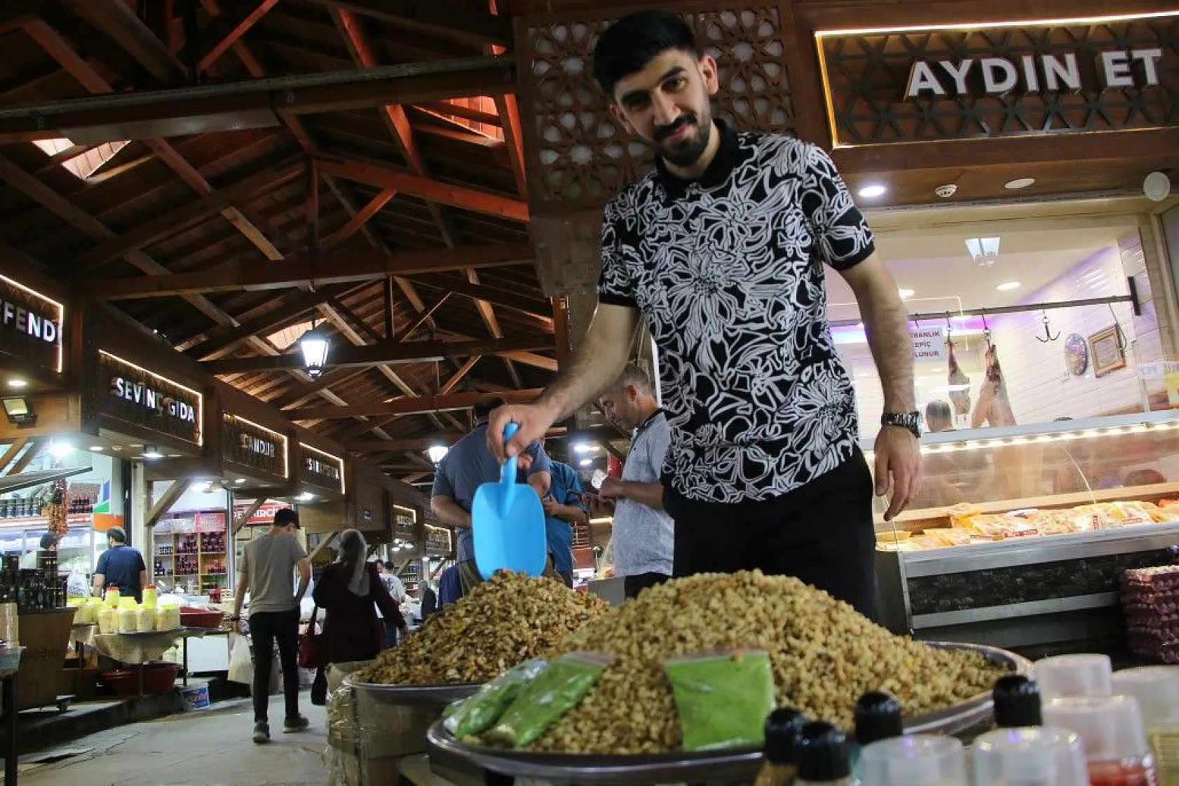 Kapalı Çarşıda 'Bayram' yoğunluğu