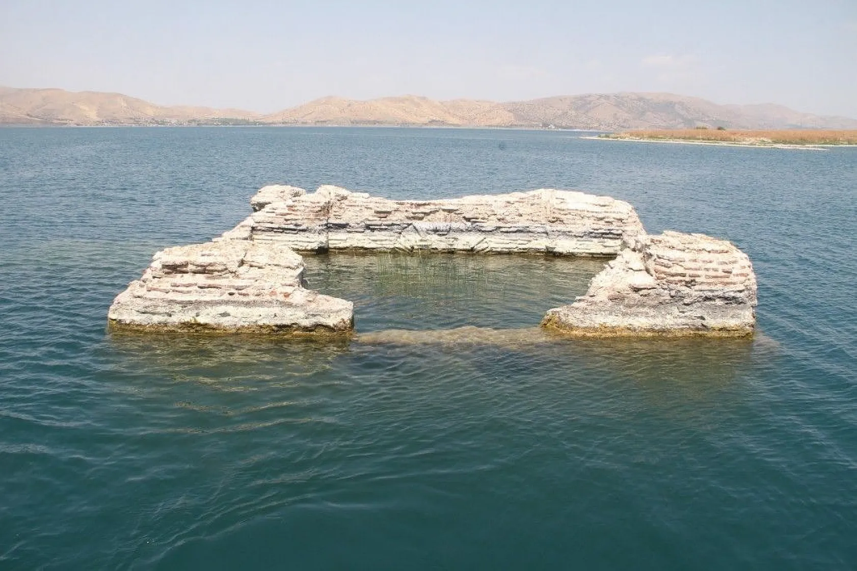 Sular yükseldi, 'Batık Şehir' görünmez hale geldi