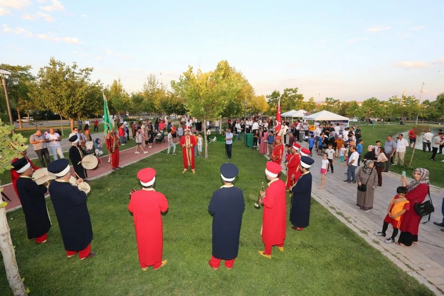 Belediyeden aşure ikramı