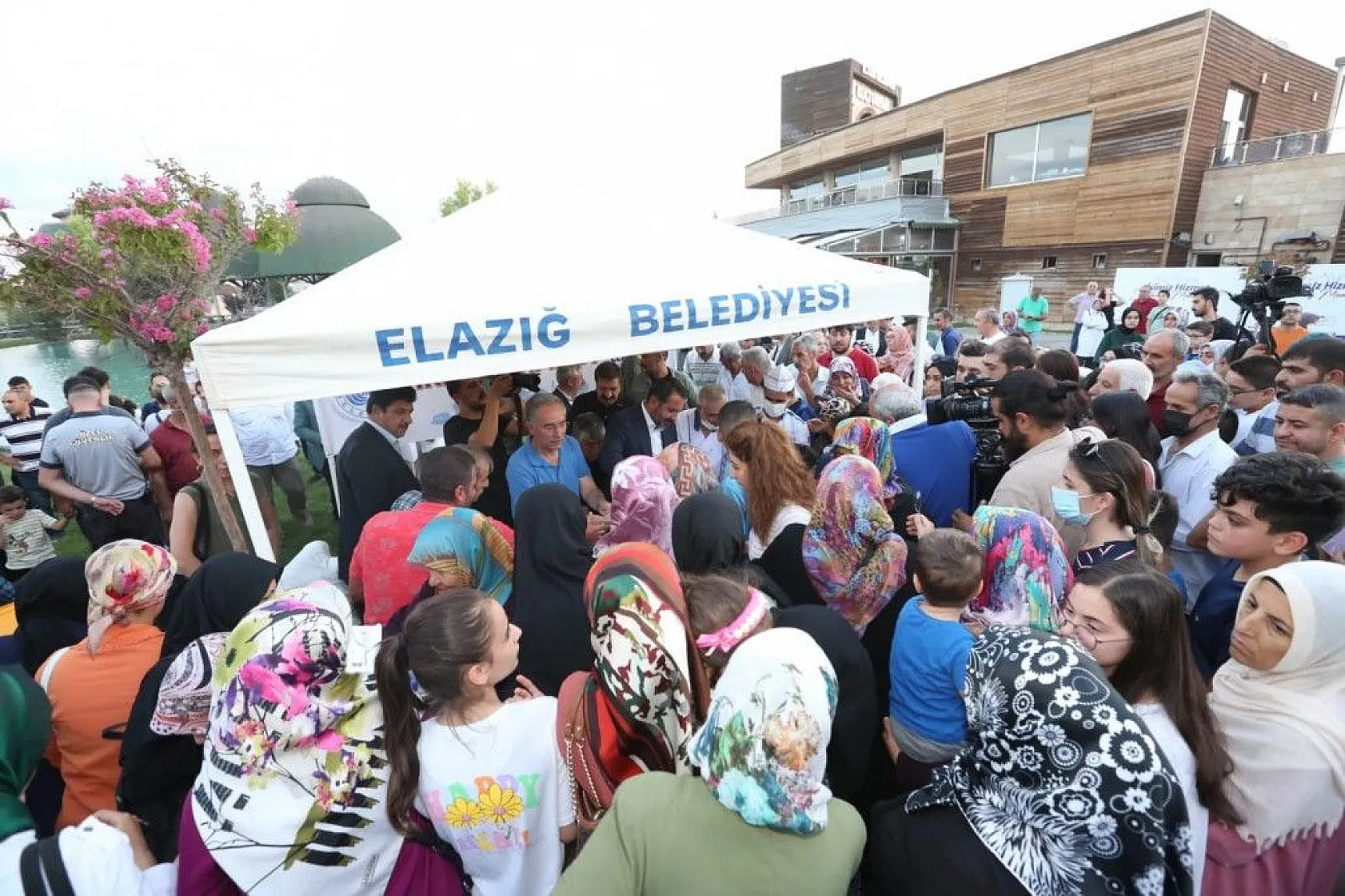 Belediyeden aşure ikramı