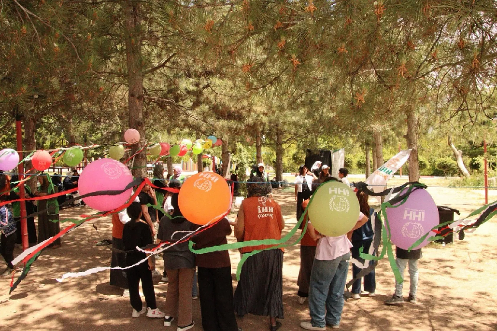 İHH geleneksel bahar şenliği hipodromda yapıldı