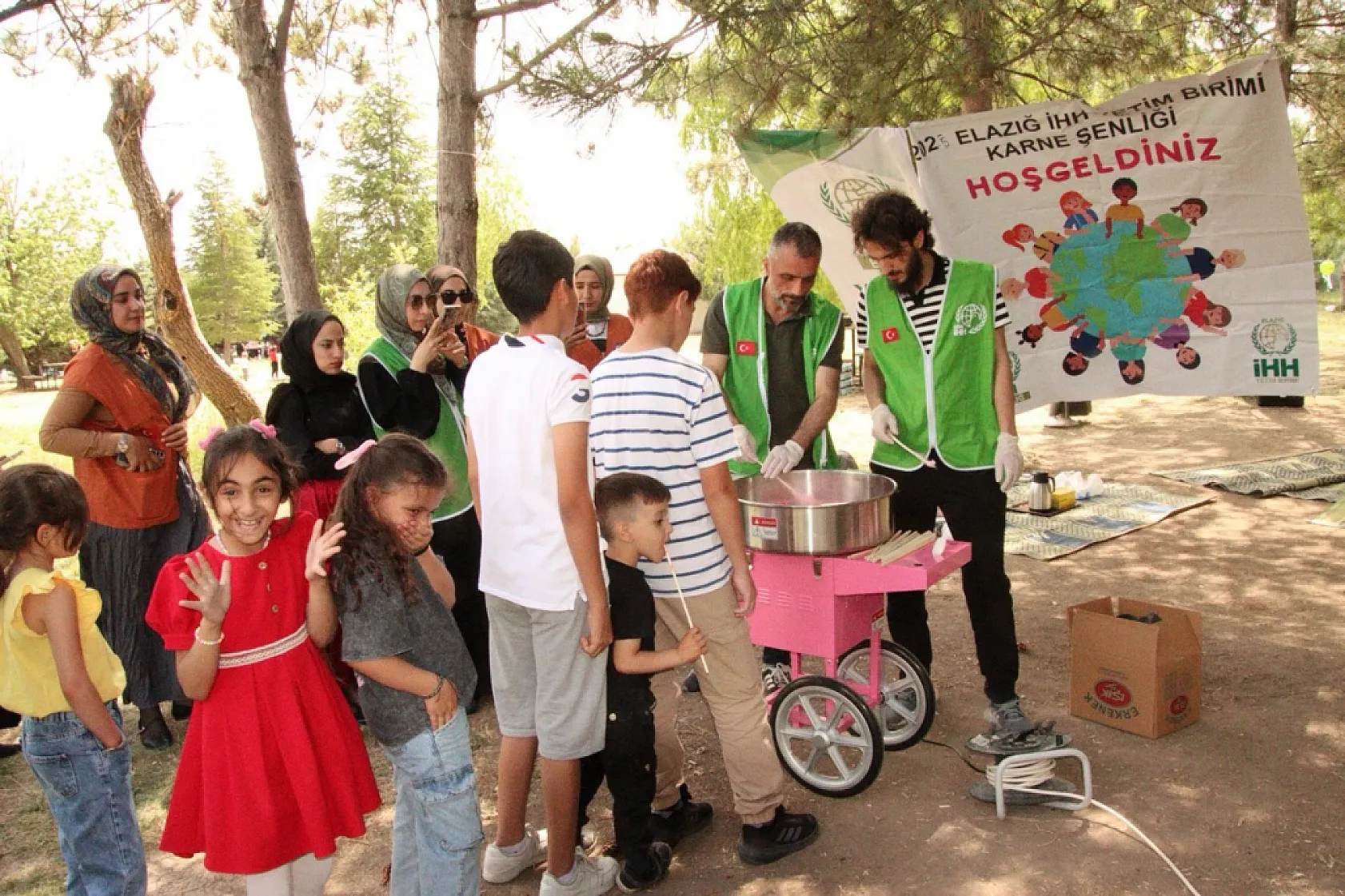 İHH geleneksel bahar şenliği hipodromda yapıldı