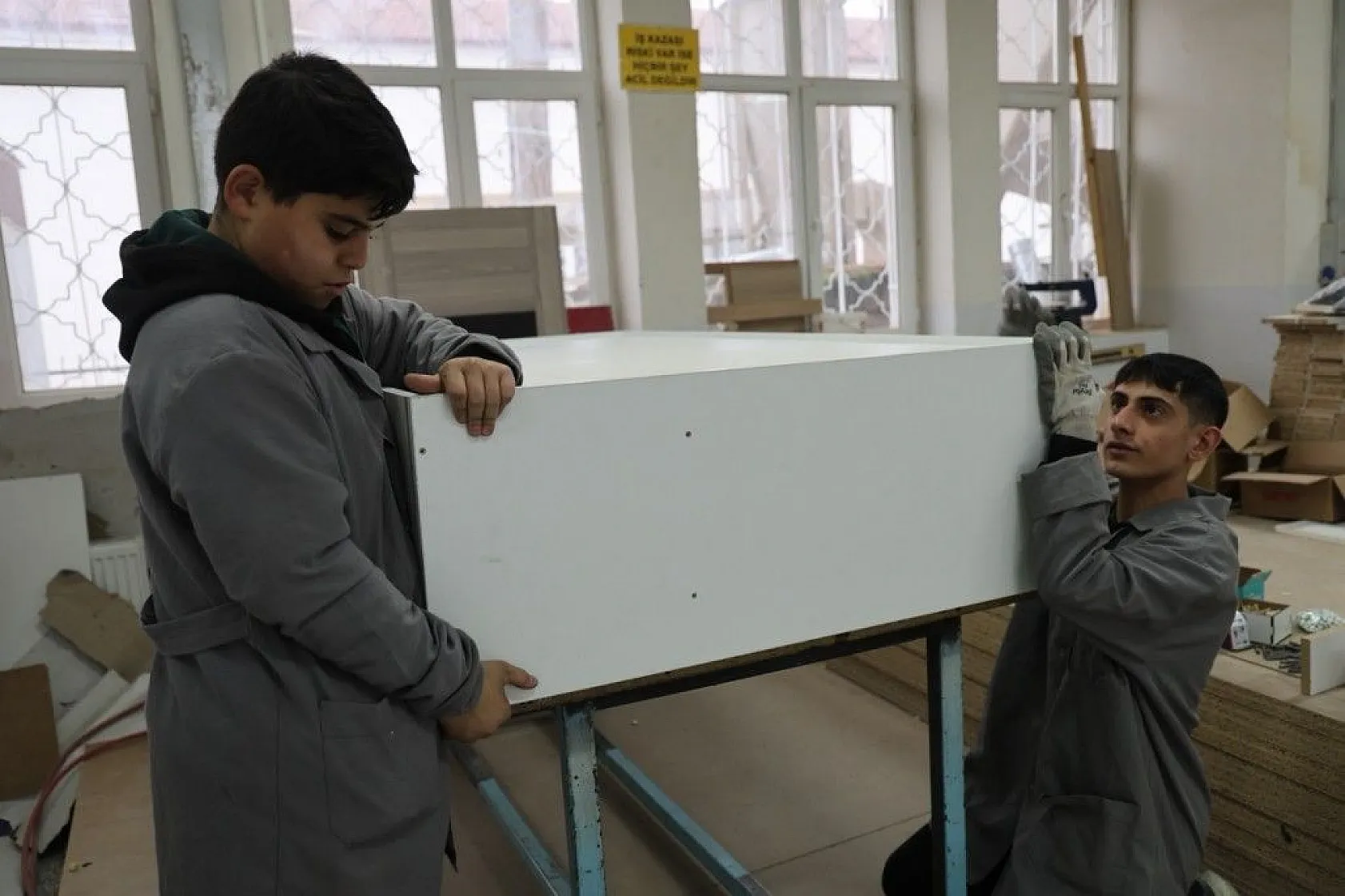 Elazığ'da meslek lisesi fabrikaları aratmıyor