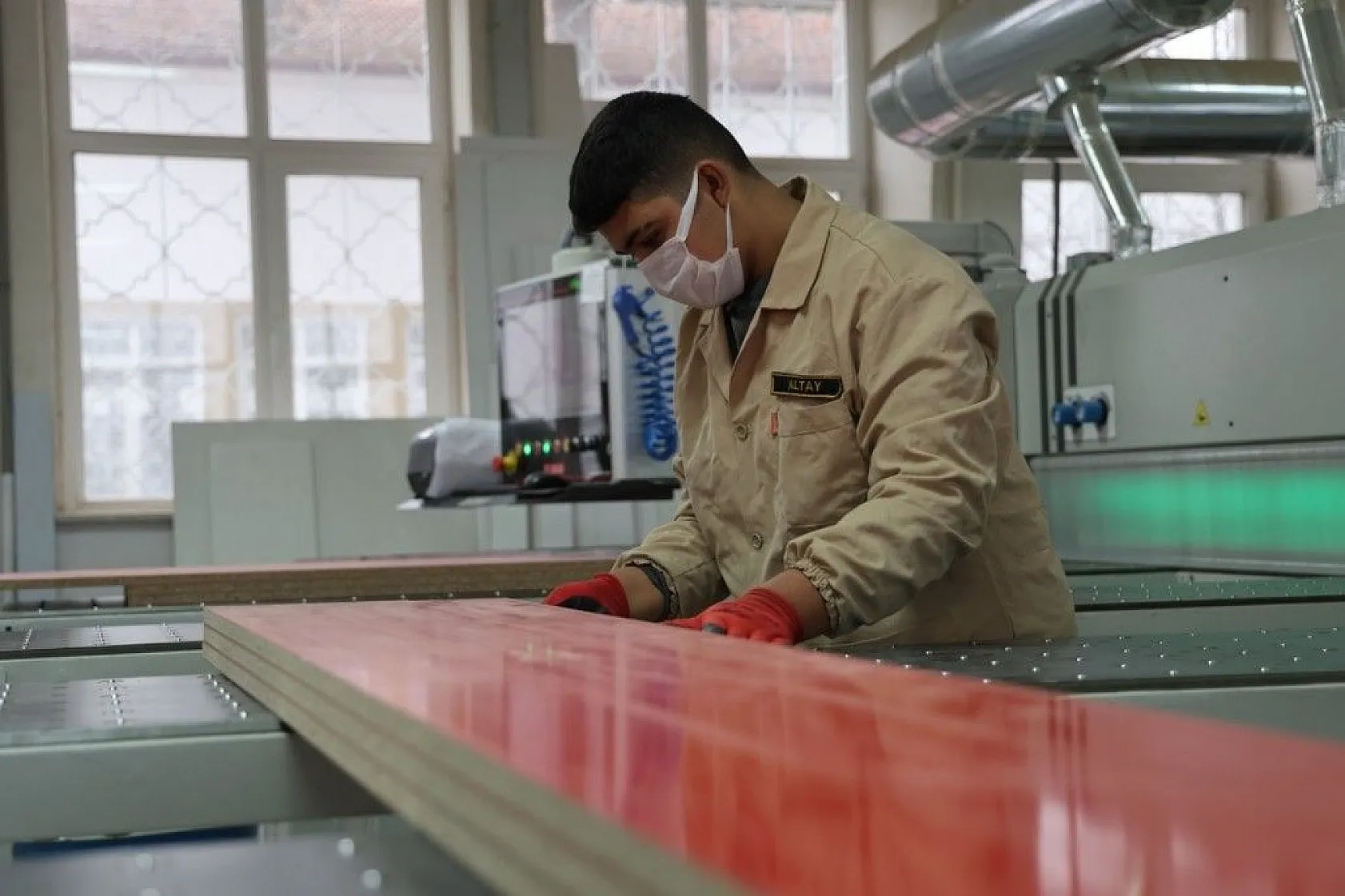 Elazığ'da meslek lisesi fabrikaları aratmıyor