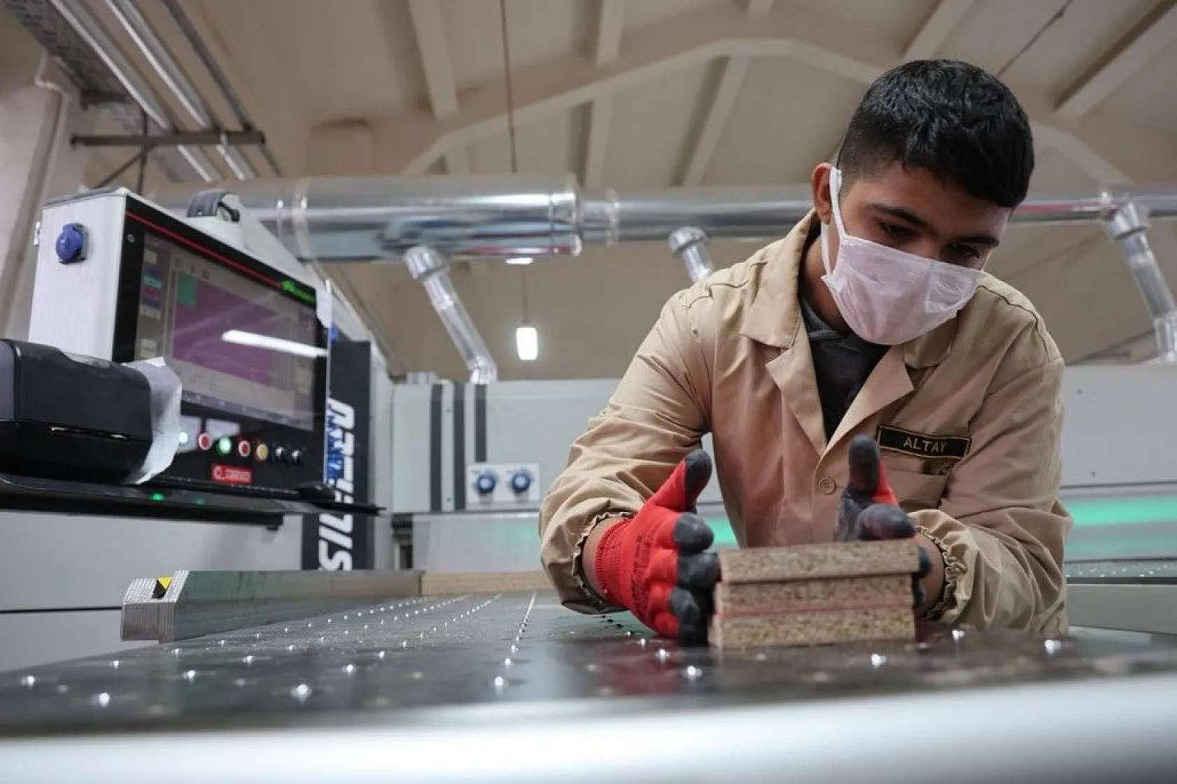Elazığ'da meslek lisesi fabrikaları aratmıyor