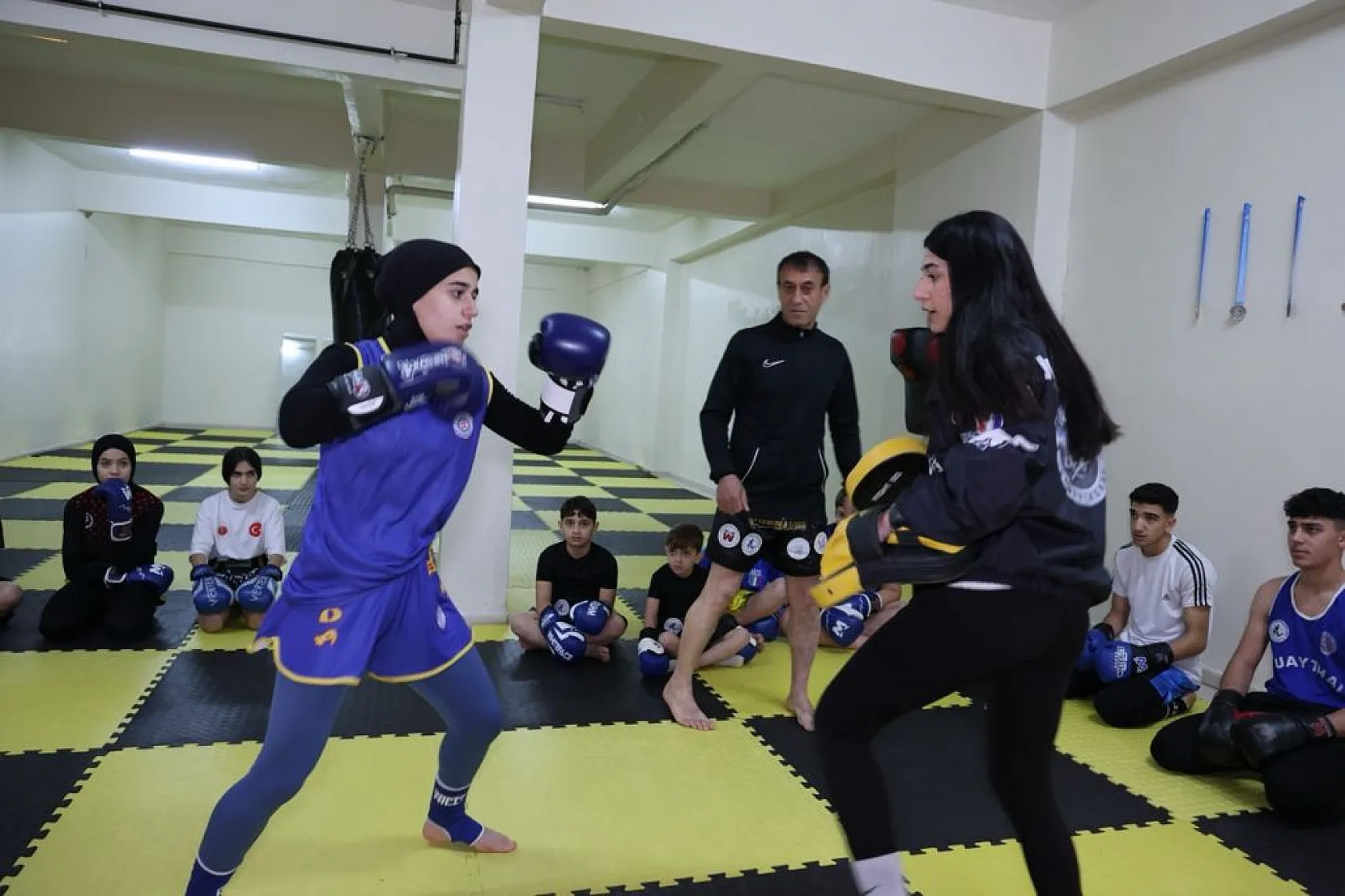 Baba ve üç kızından spor mucizesi