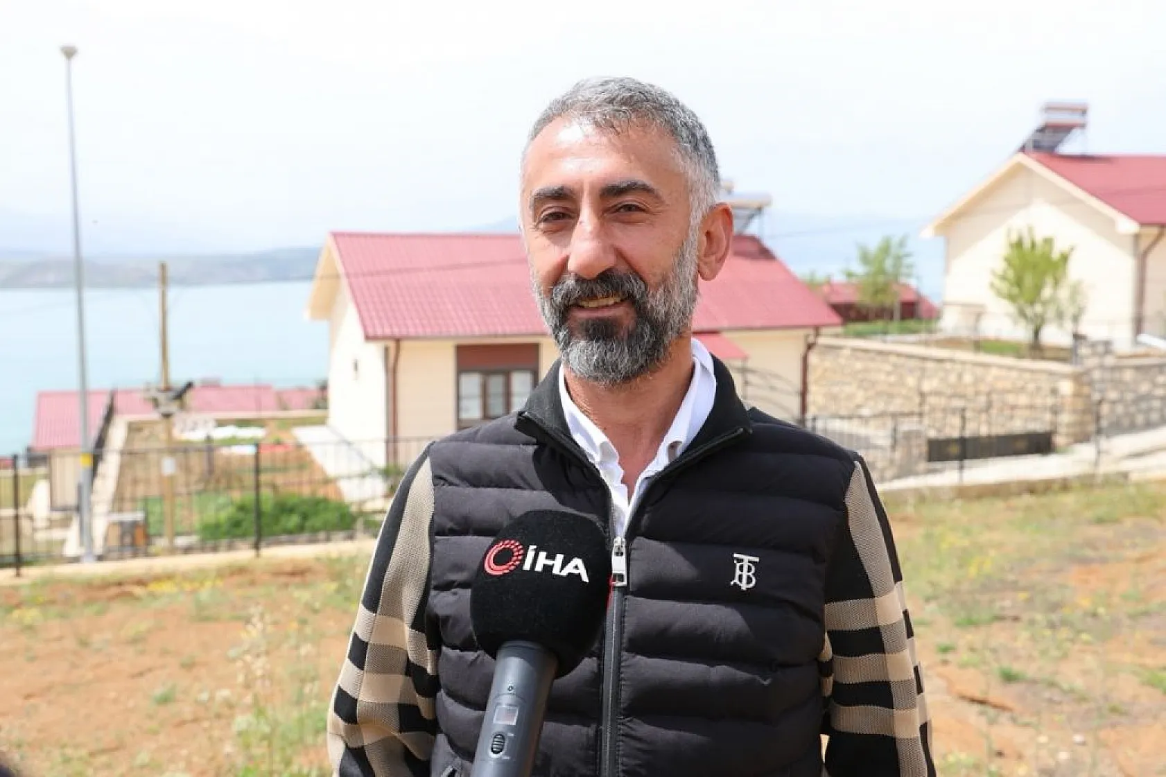 TOKİ'nin göl manzaralı deprem konutlarına yoğun ilgi