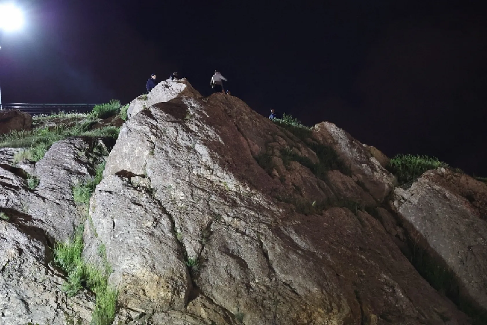 Elazığ'da gece yarısı intihar girişimi