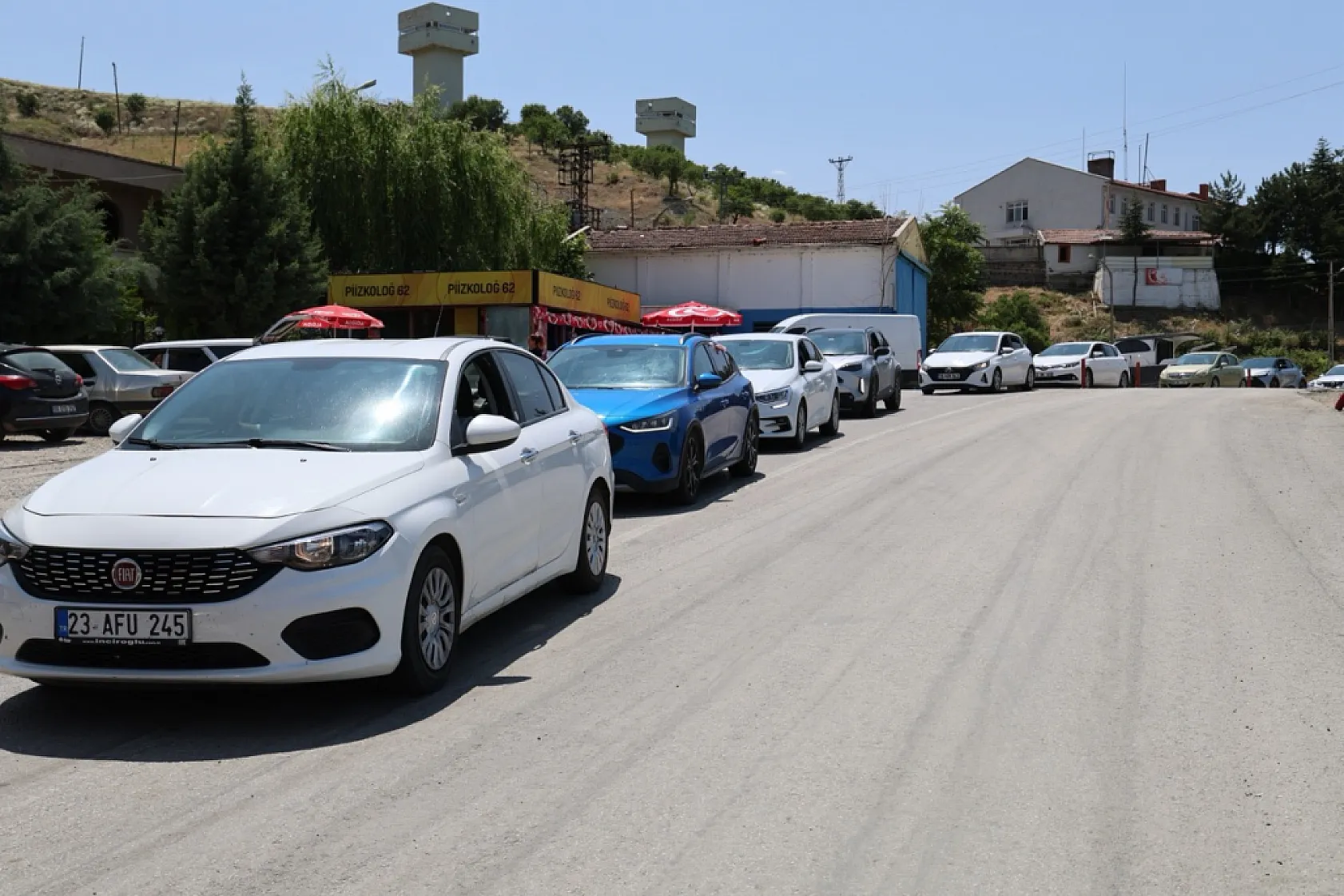 Feribot kuyruğu kilometreleri buldu