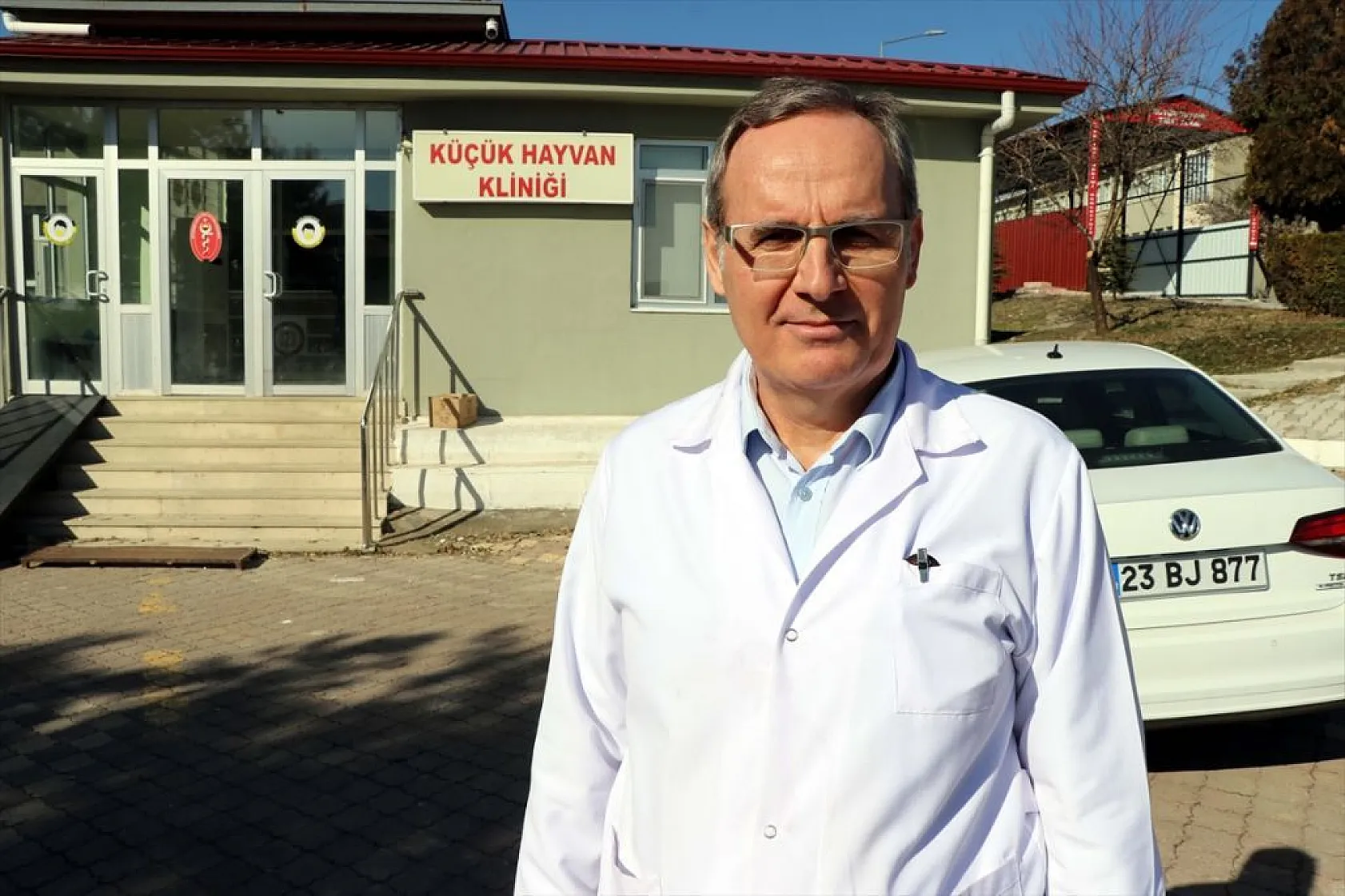 Depremde yaralanan 'can dostlar'ın tedavileri Elazığ'da yapılıyor