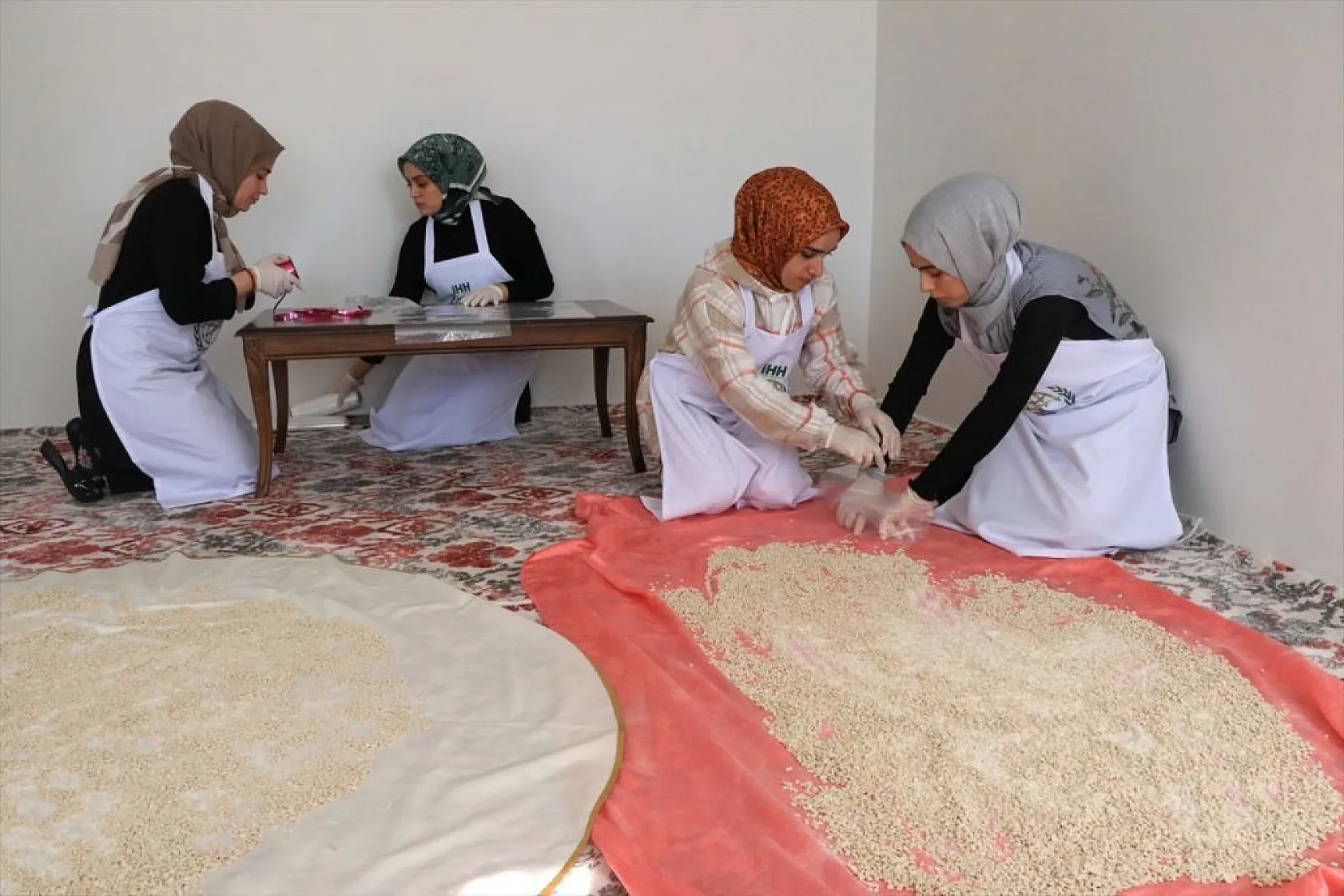 Elazığlı kadınların ihtiyaç sahiplerine hummalı hazırlığı