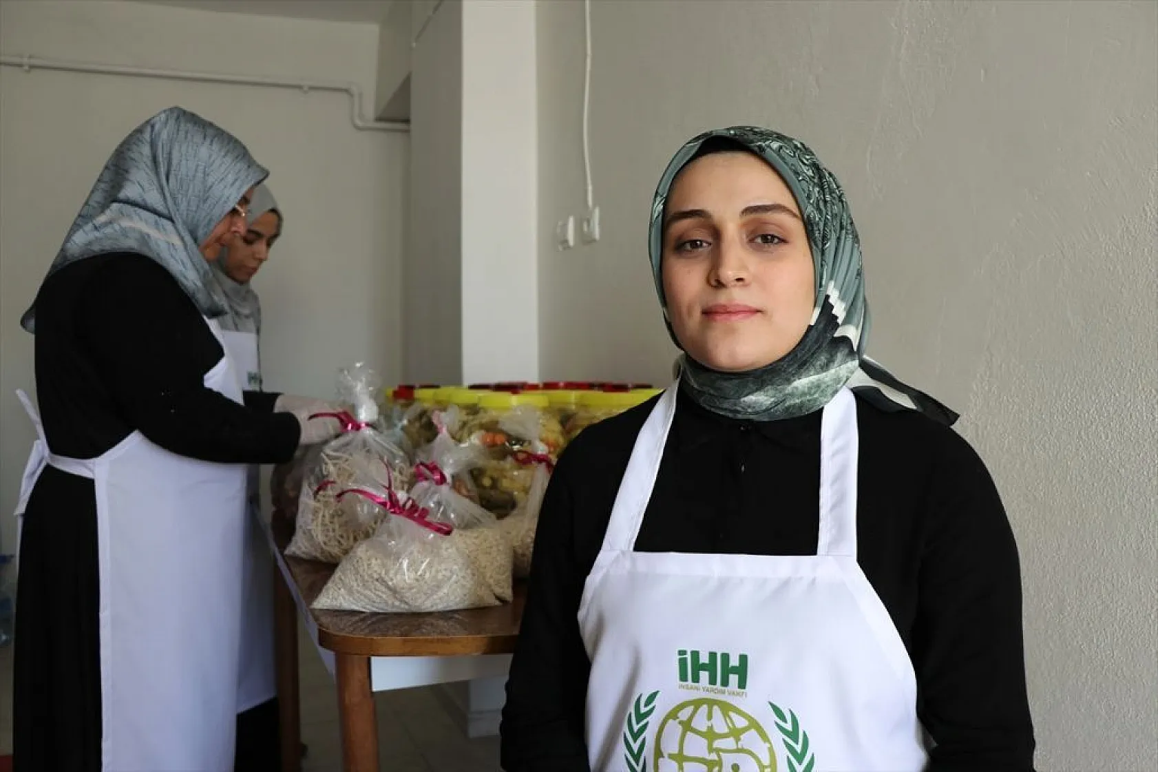 Elazığlı kadınların ihtiyaç sahiplerine hummalı hazırlığı