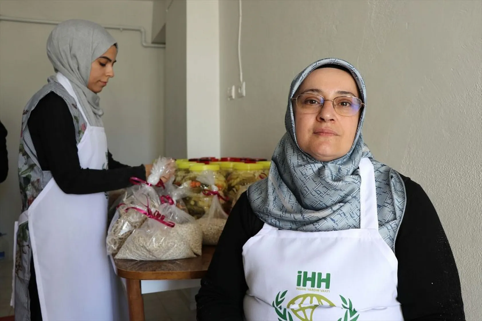 Elazığlı kadınların ihtiyaç sahiplerine hummalı hazırlığı