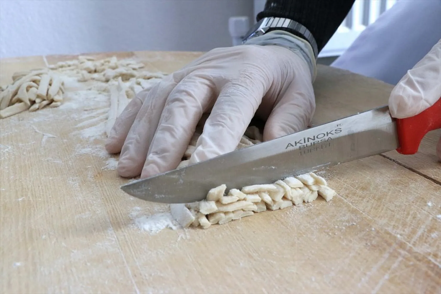 Elazığlı kadınların ihtiyaç sahiplerine hummalı hazırlığı