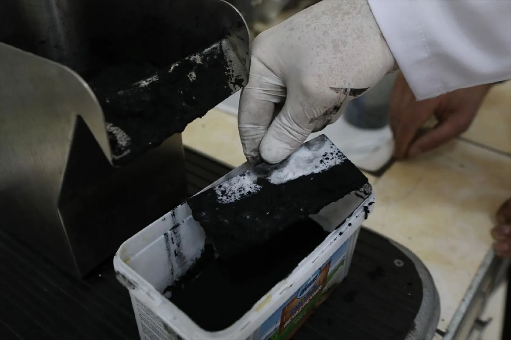 Hayvan gübresinden aktif karbon üretildi