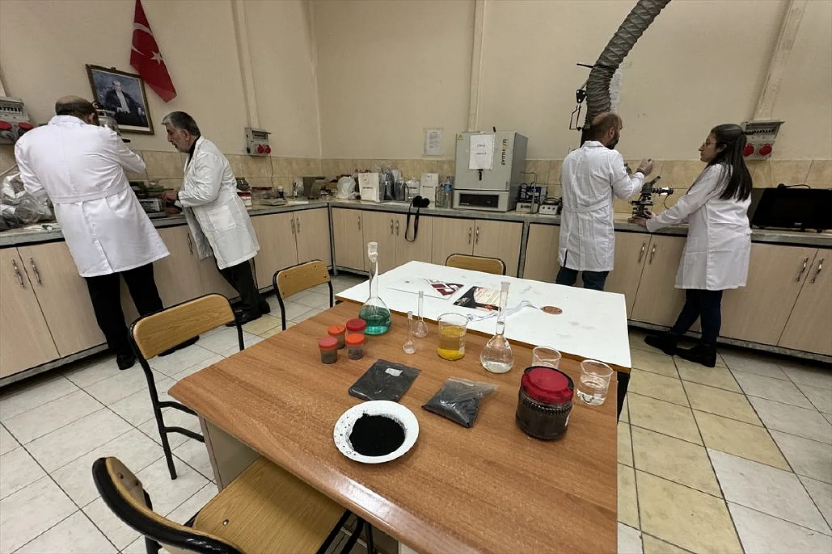 Hayvan gübresinden aktif karbon üretildi