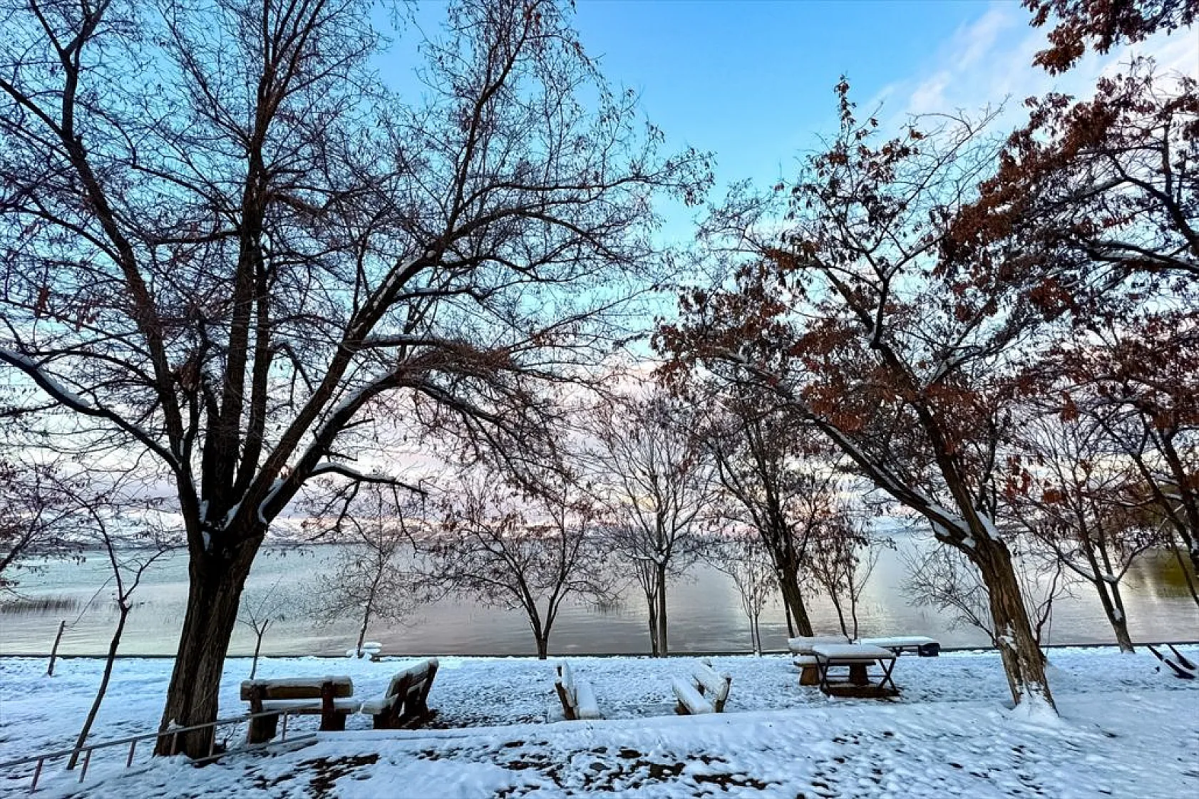 Elazığ'ın gözdesi Hazar Gölü'nde kış güzelliği