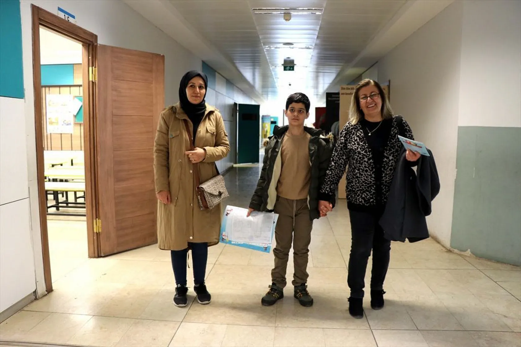 Küçük Taha ilk karne sevincini yaşadı