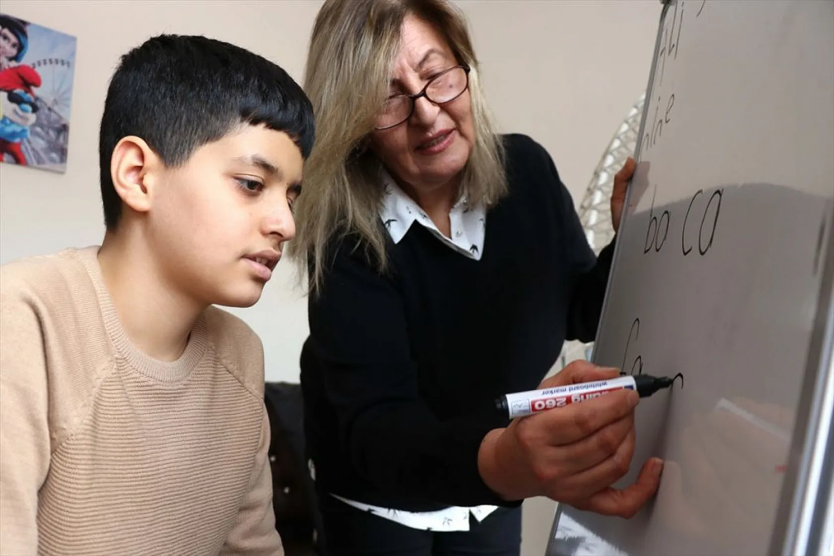 Küçük Taha, okul hasretini evinde gideriyor