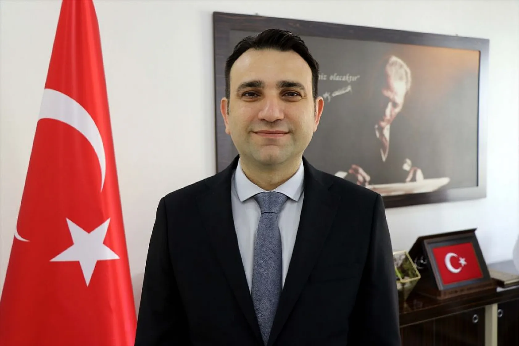 Meslek lisesi öğrencileri yenilenen okullar için mobilya üretiyor