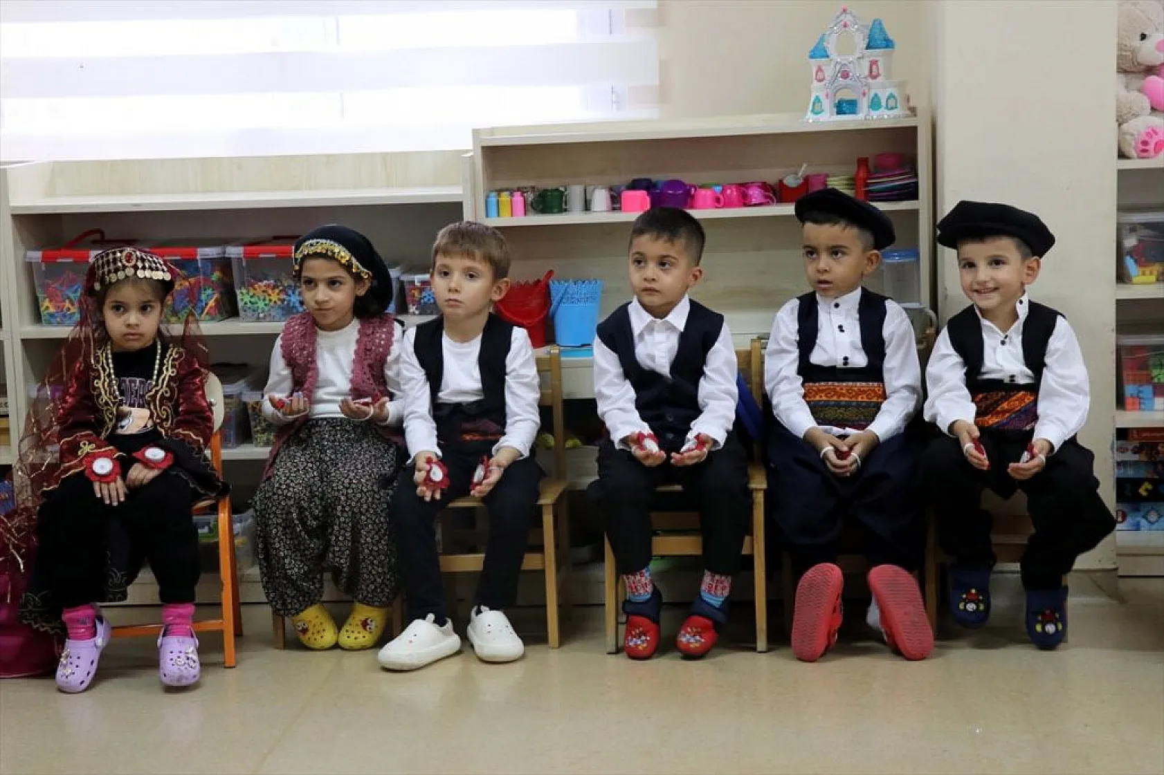 Miniklere sosyal ve kültürel değerler öğretiliyor