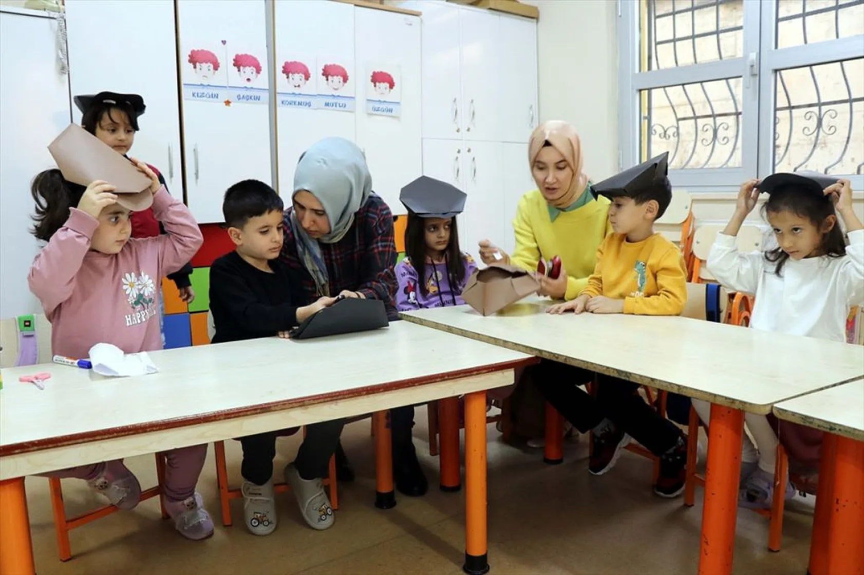 Miniklere sosyal ve kültürel değerler öğretiliyor