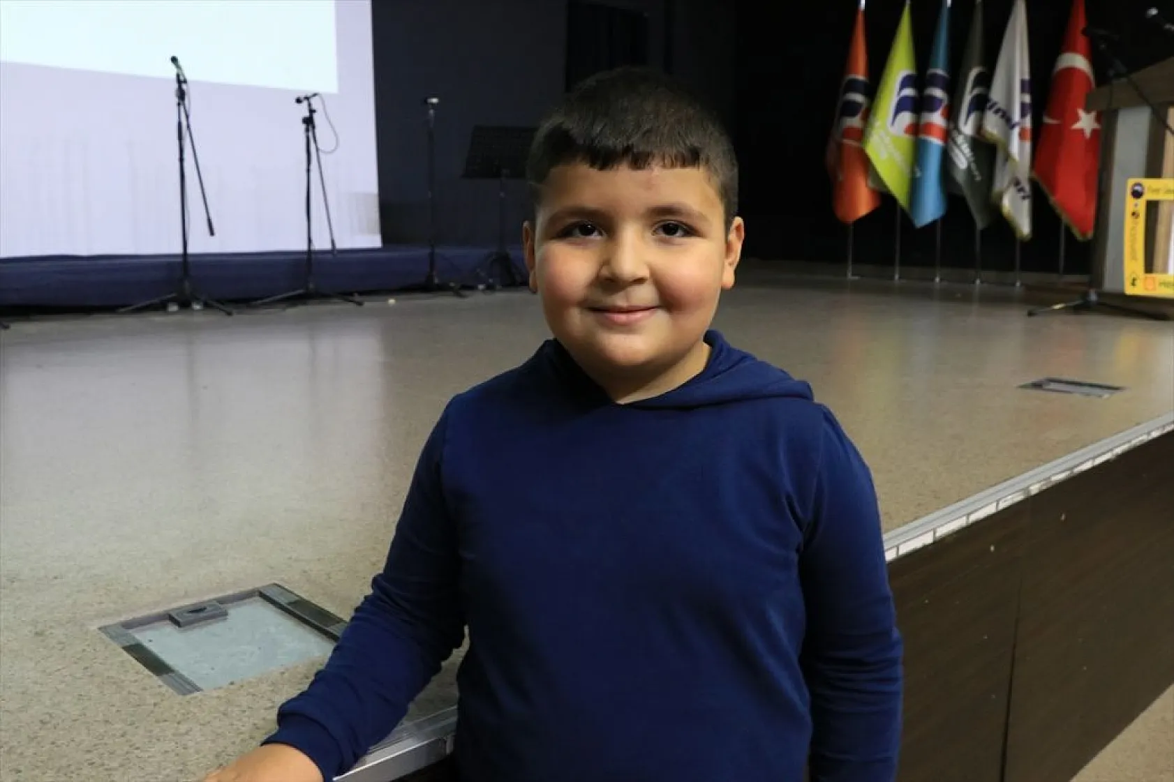 Öğrenciler sahipsiz köpek saldırılarına karşı tiyatro oyunuyla eğitiliyor