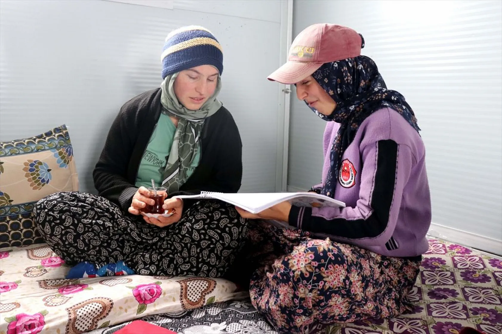 Onlarca yıllık çadır çilesi biten göçerler konteynerlere yerleşiyor