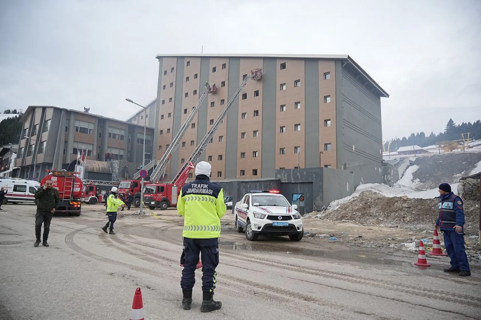 Uludağ'da otel yangını! Can kaybı var...