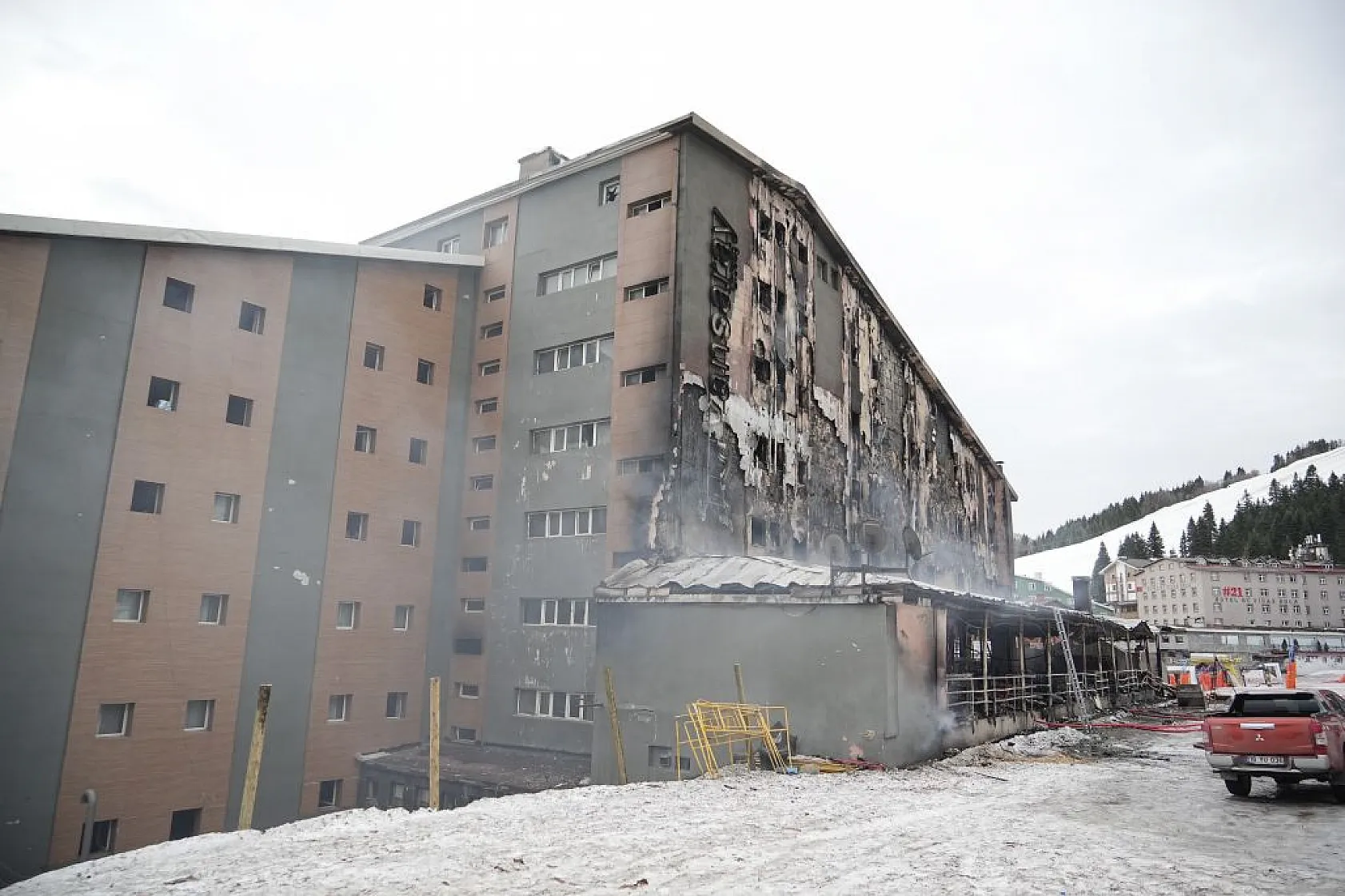 Uludağ'da otel yangını! Can kaybı var...