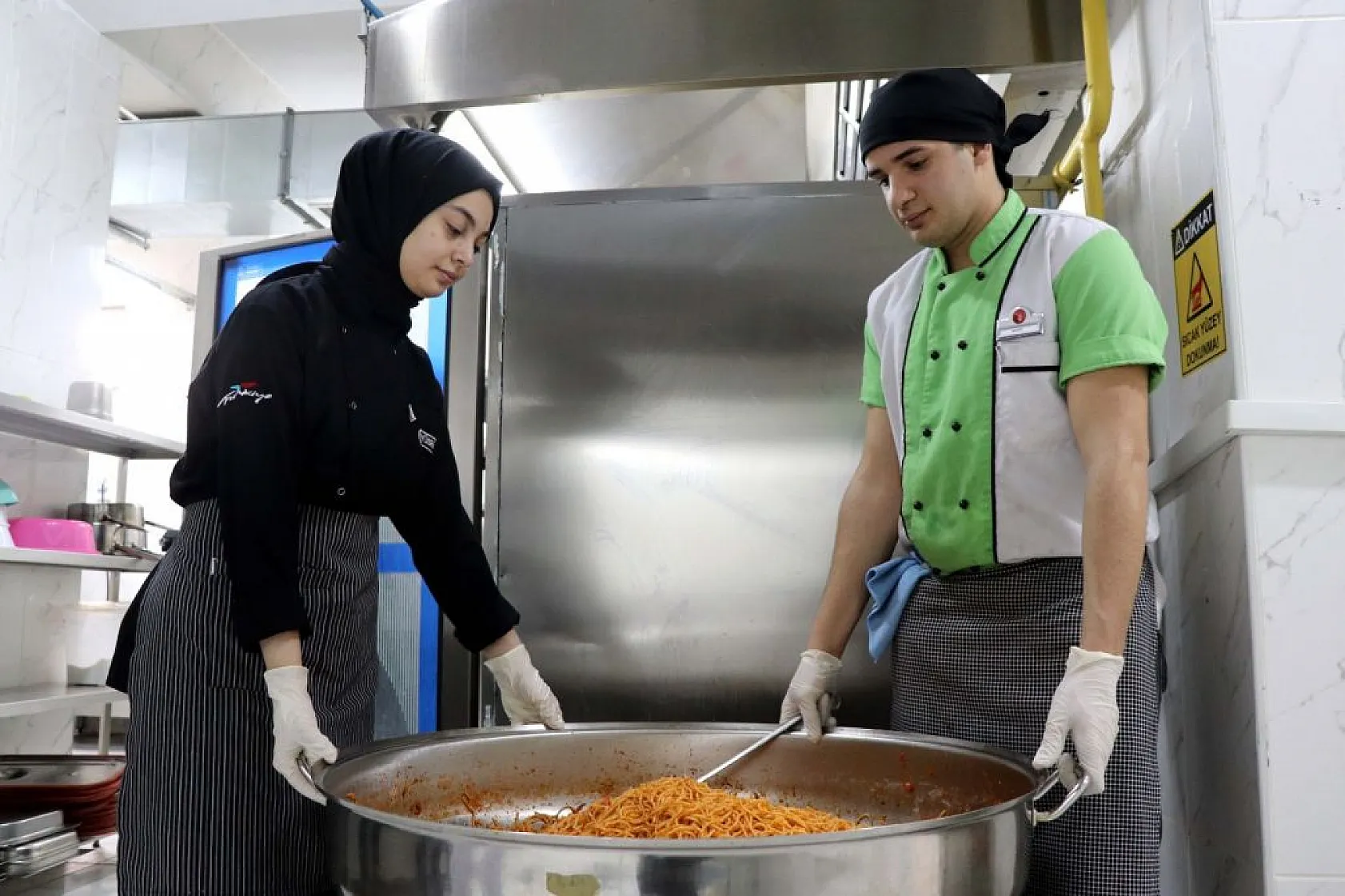 25 bin öğrenciye ücretsiz yemek